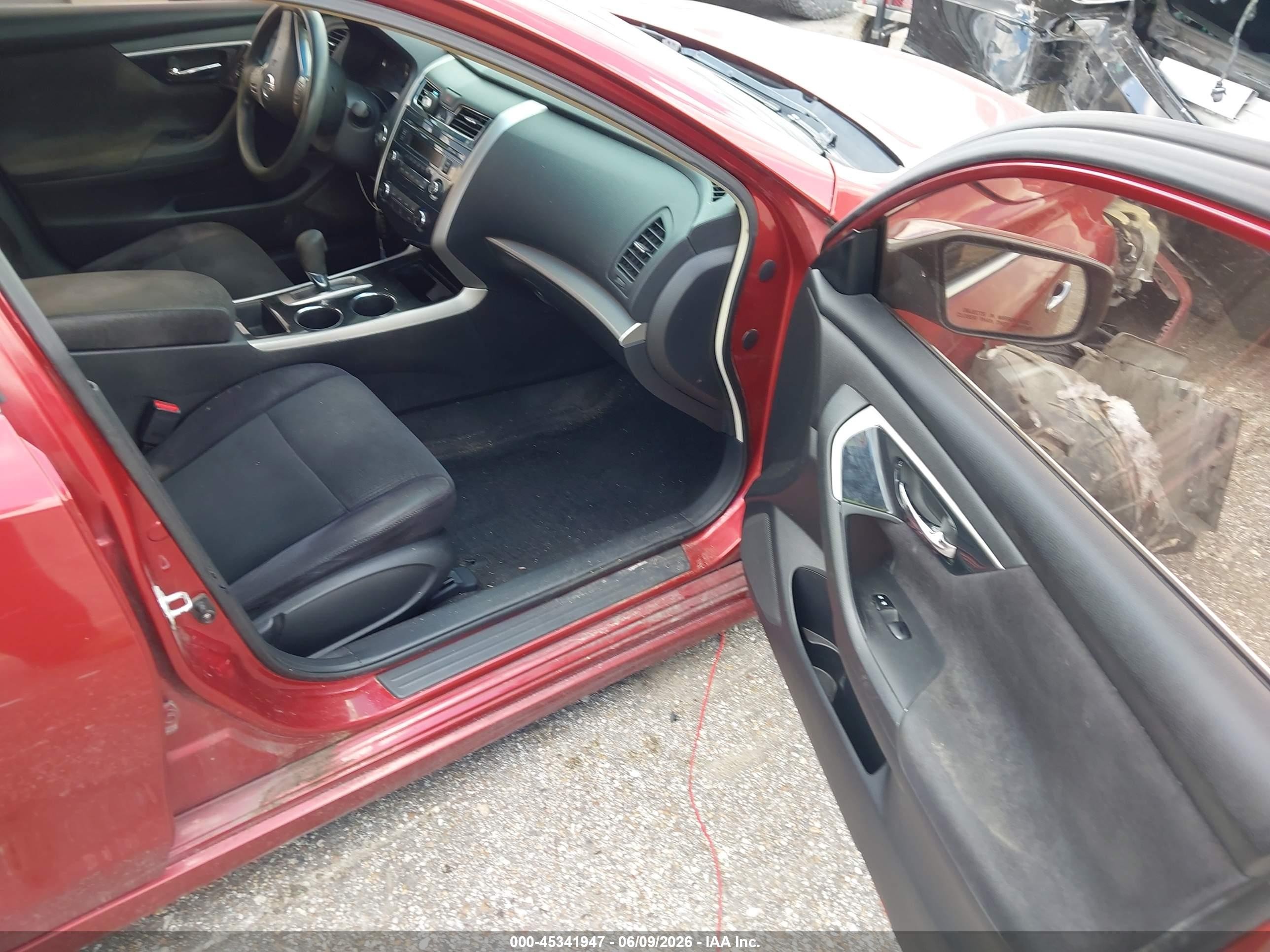 2013 Nissan Altima 2.5 S Red vin: 1N4AL3AP8DC220196