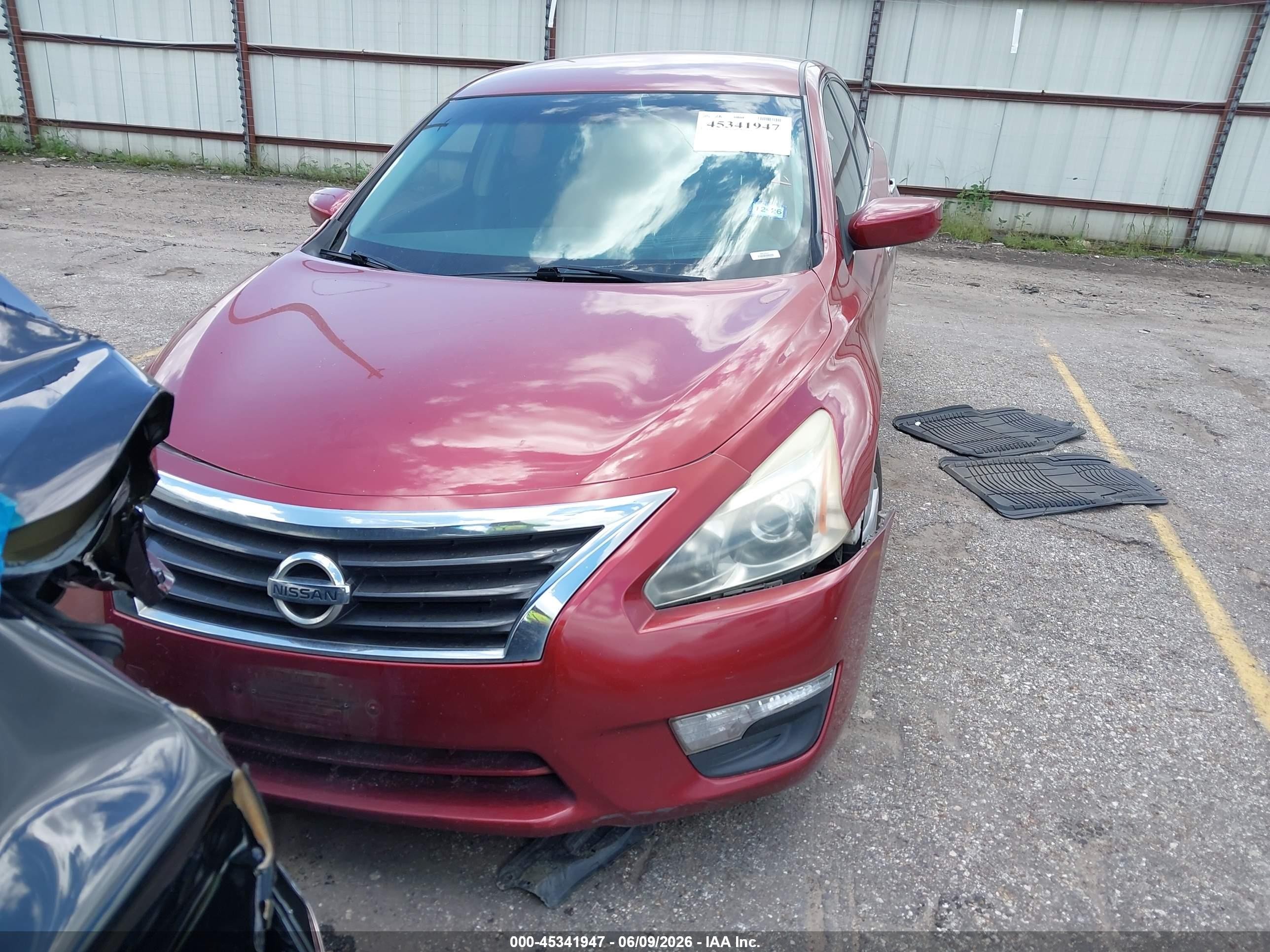 2013 Nissan Altima 2.5 S Red vin: 1N4AL3AP8DC220196