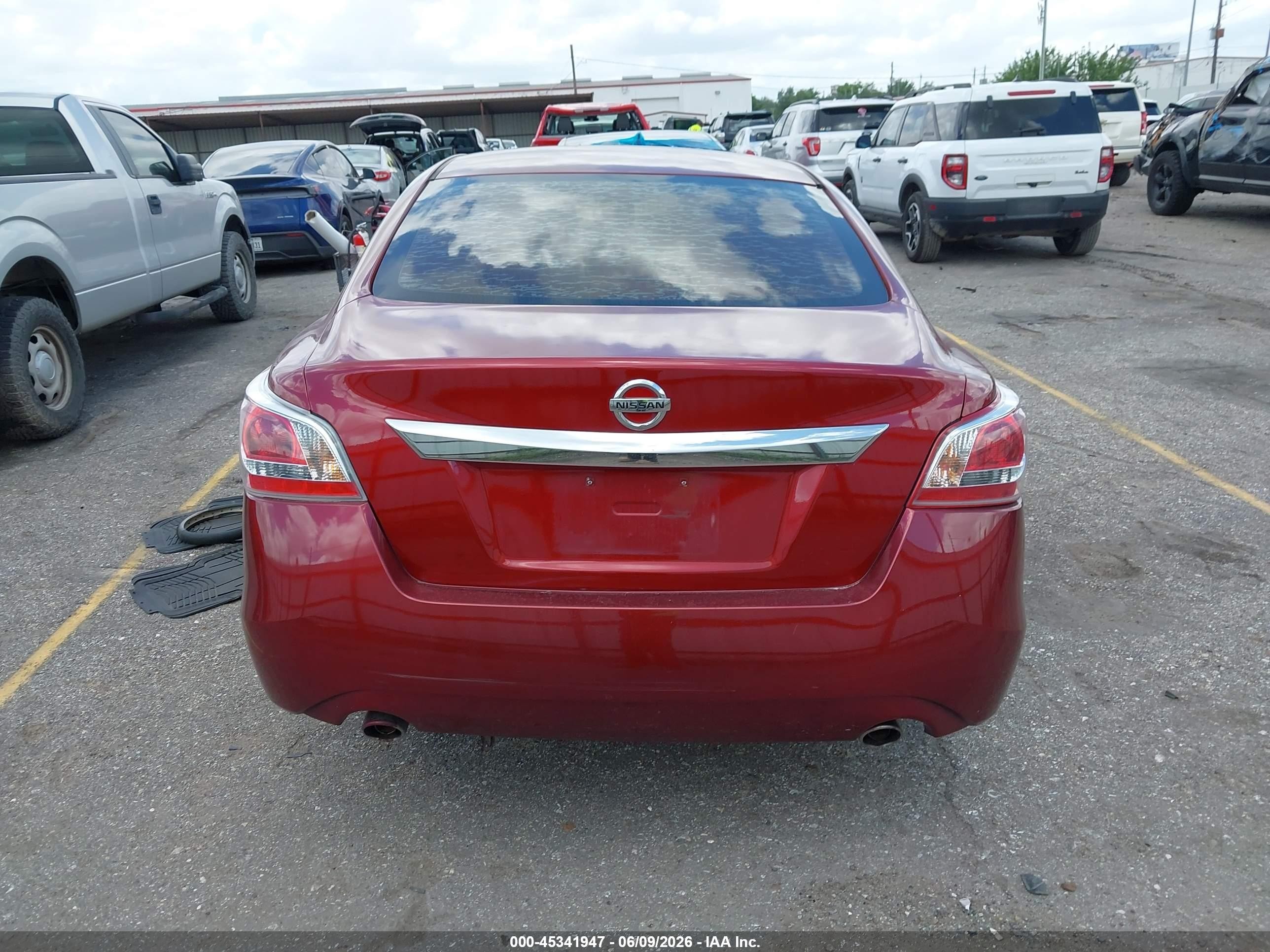 2013 Nissan Altima 2.5 S Red vin: 1N4AL3AP8DC220196