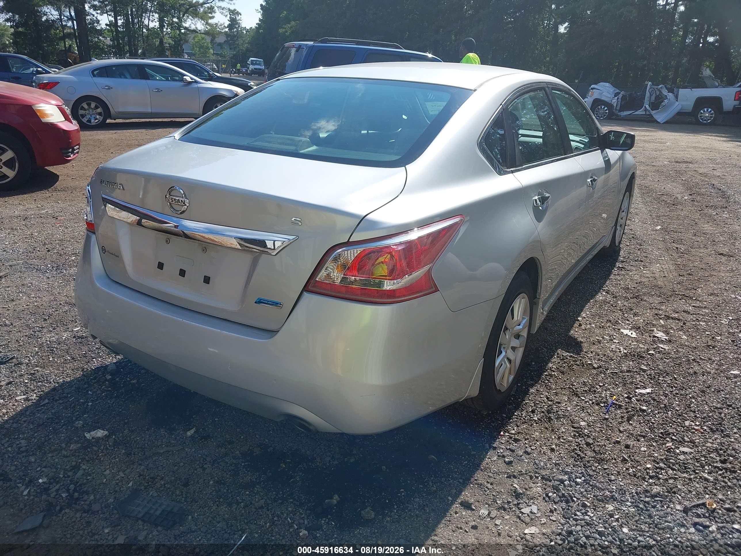 2013 Nissan Altima 2.5 S Silver vin: 1N4AL3AP8DC240660