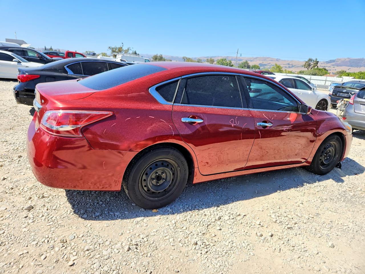 2013 Nissan Altima 2.5 Red vin: 1N4AL3AP8DC249178