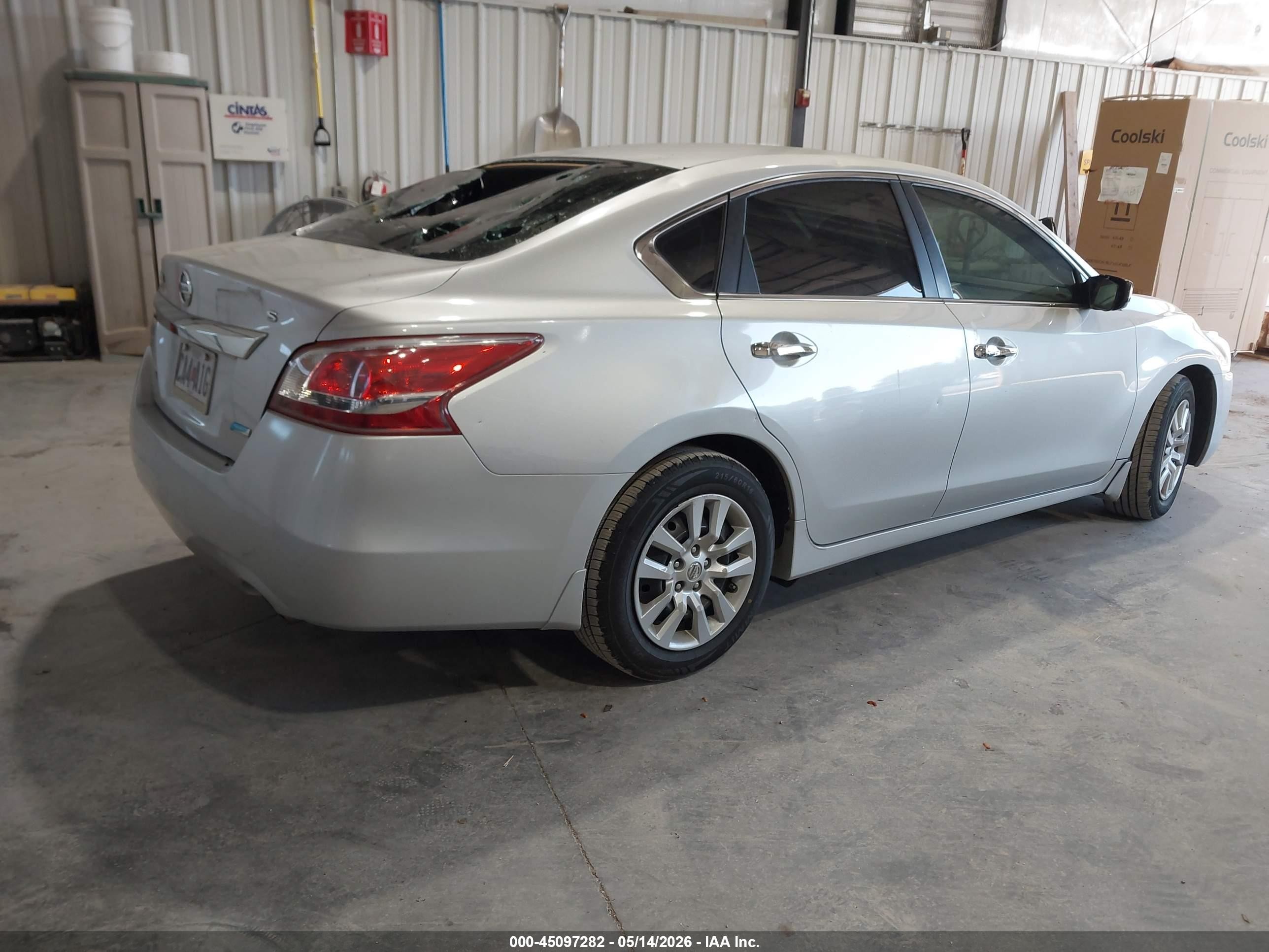 2013 Nissan Altima 2.5 S Silver vin: 1N4AL3AP8DC285050