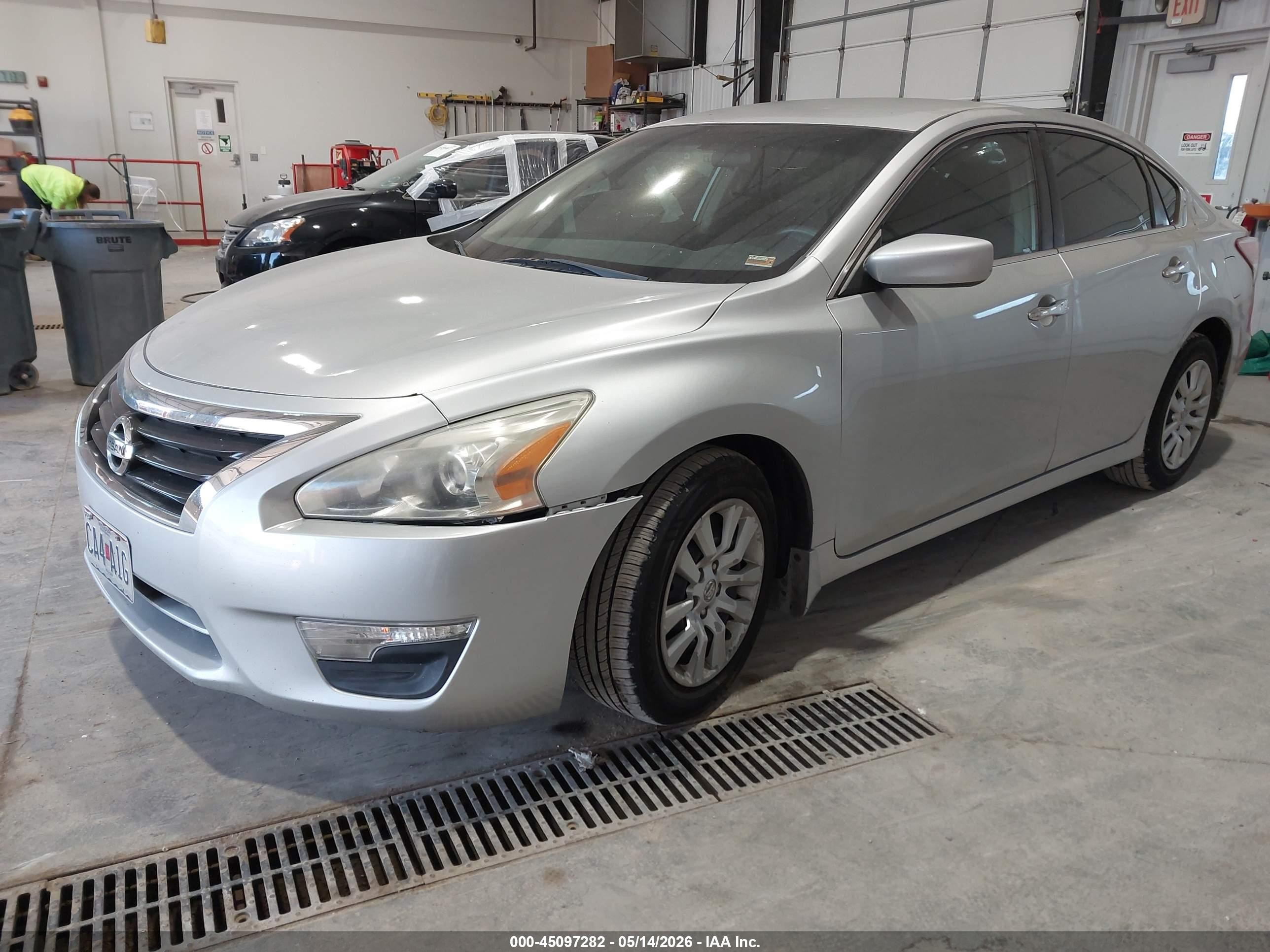 2013 Nissan Altima 2.5 S Silver vin: 1N4AL3AP8DC285050