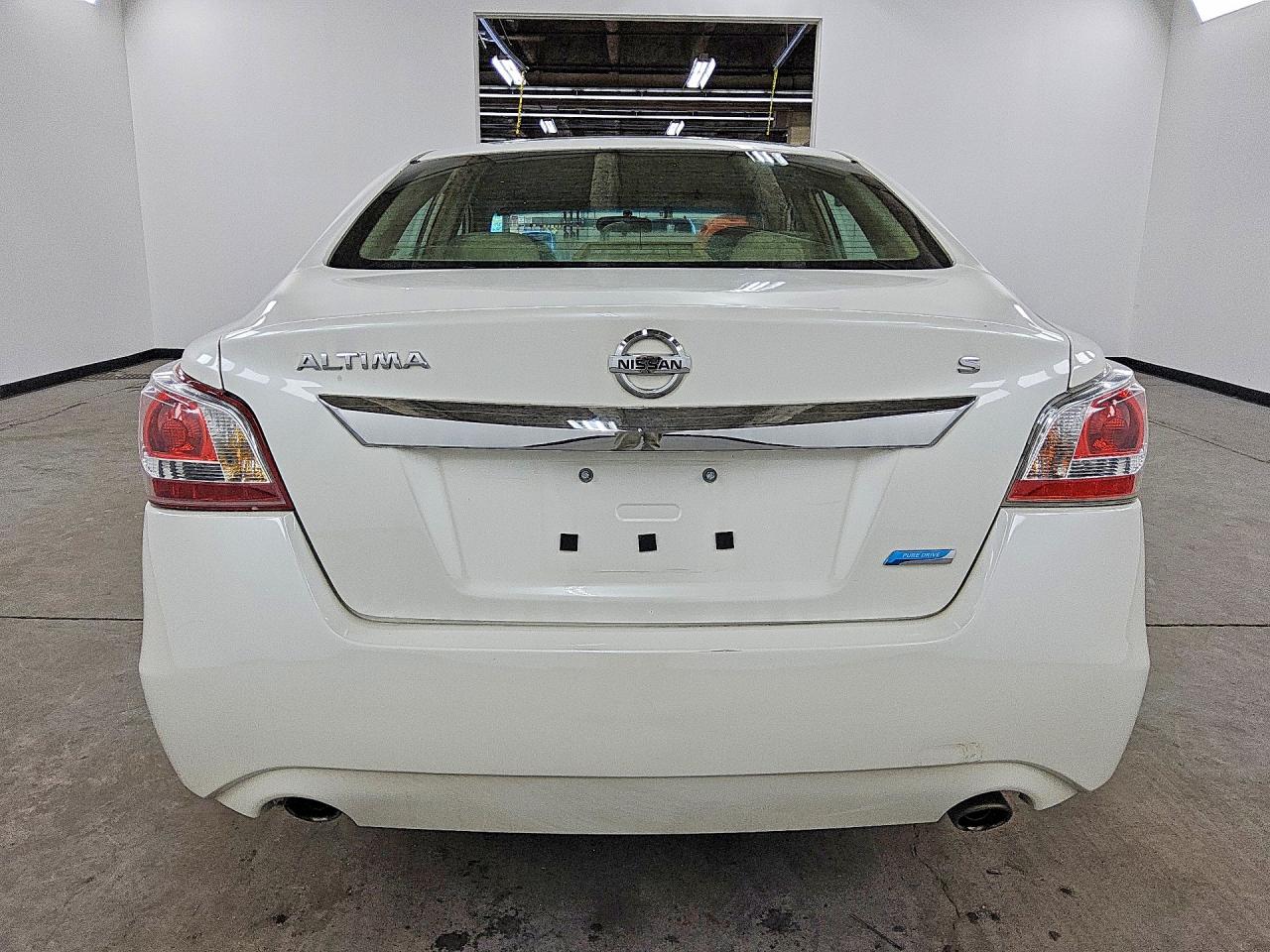 2013 Nissan Altima 2.5 White vin: 1N4AL3AP8DC289857