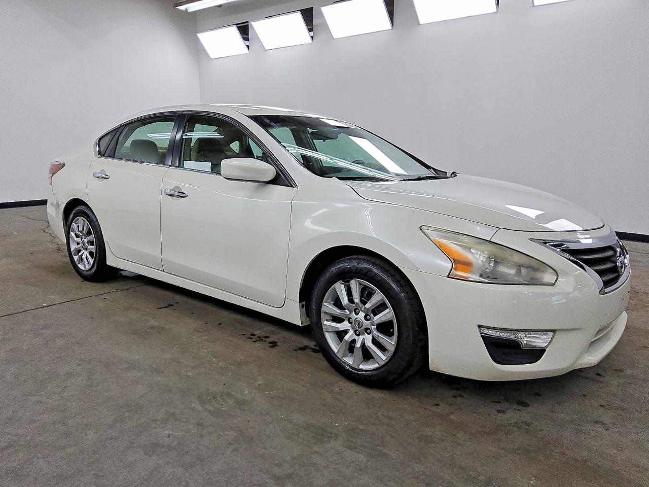 2013 Nissan Altima 2.5 White vin: 1N4AL3AP8DC289857