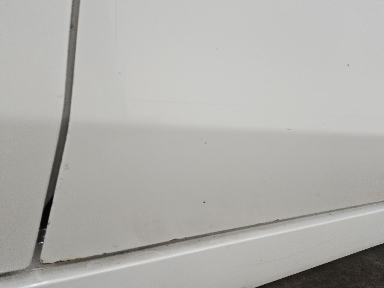 2013 Nissan Altima 2.5 White vin: 1N4AL3AP8DC289857 Damage: Right Front Door, Chipped, 10 Or More