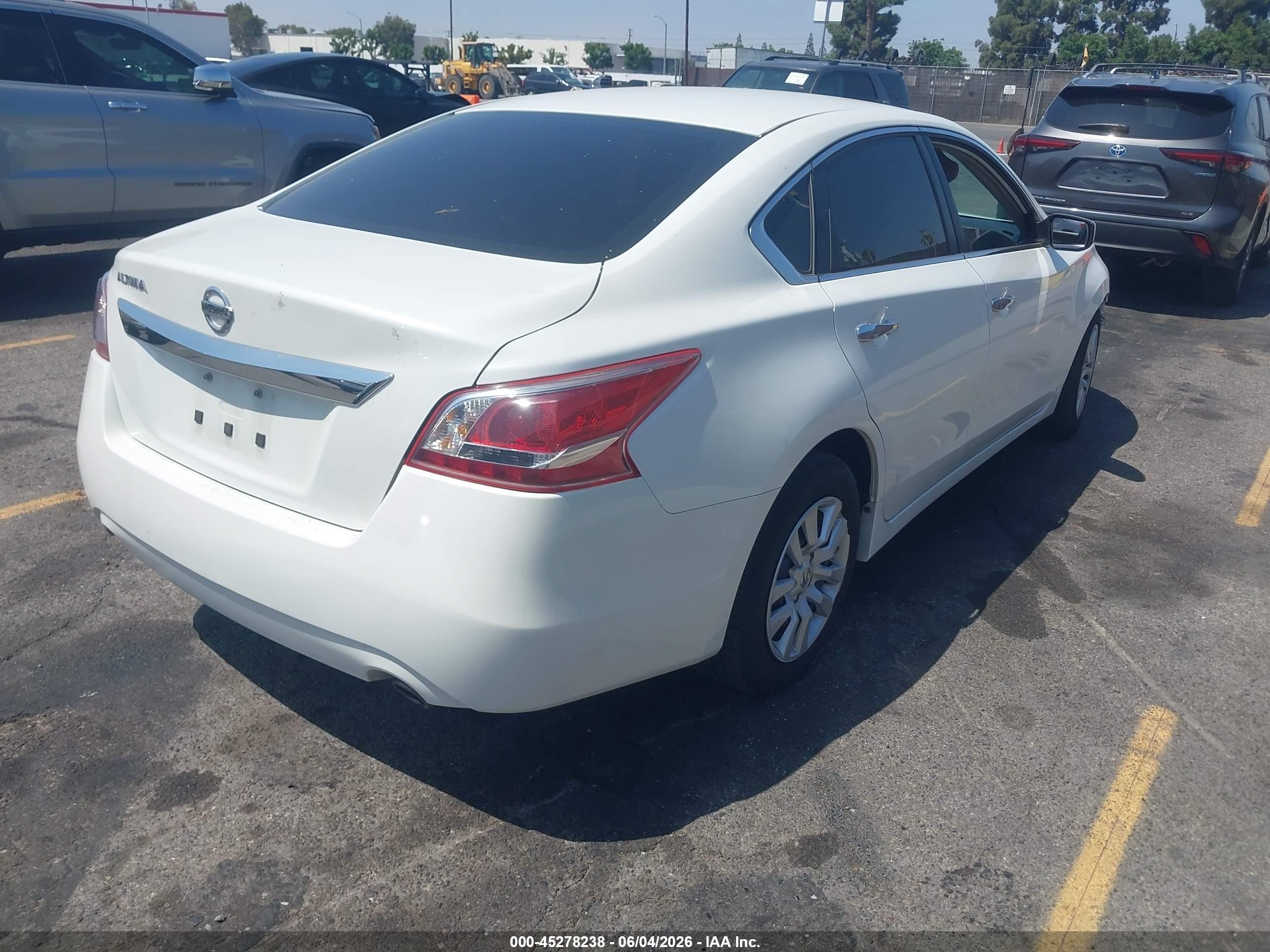 2013 Nissan Altima 2.5 White vin: 1N4AL3AP8DC295173