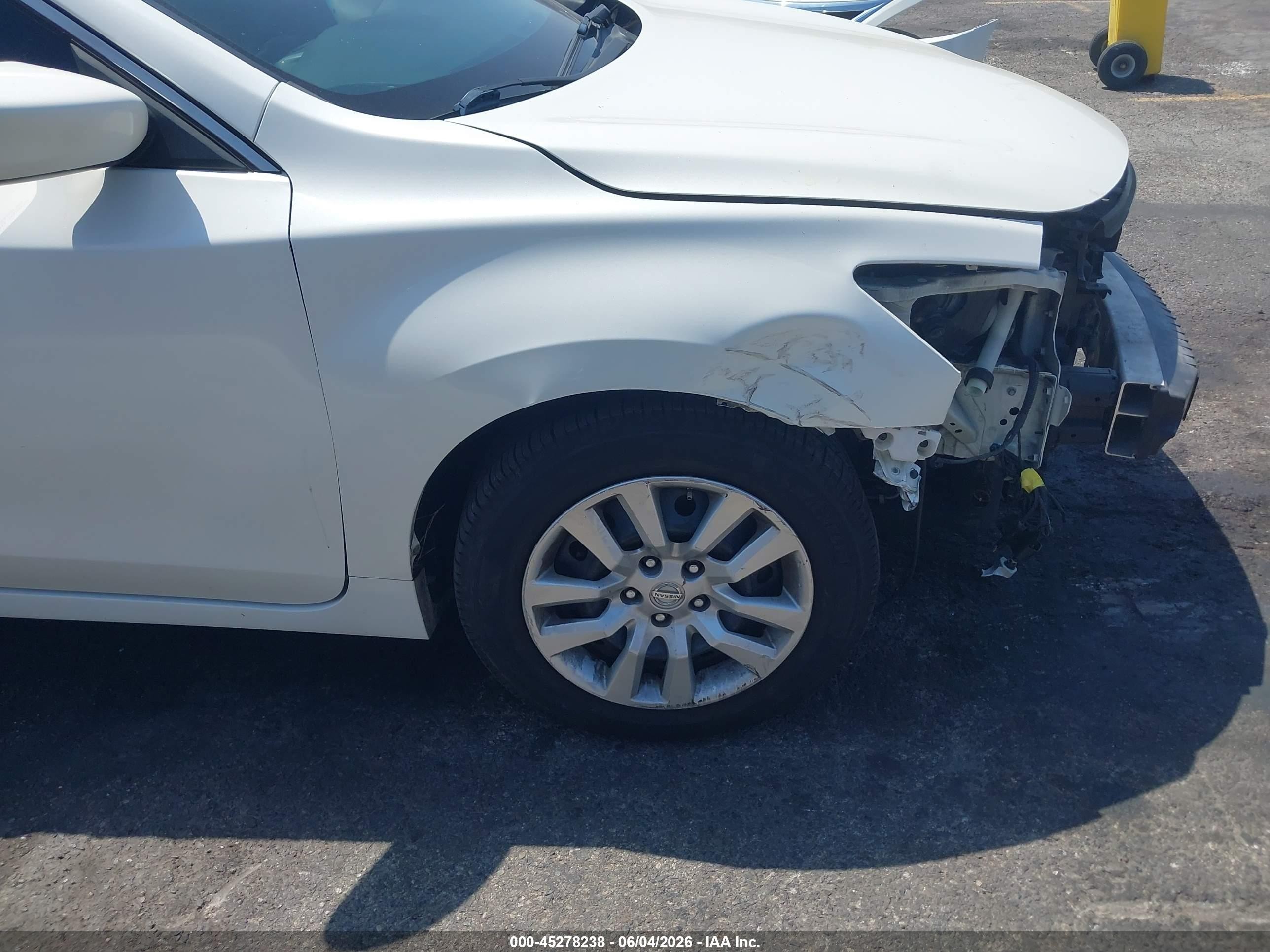 2013 Nissan Altima 2.5 White vin: 1N4AL3AP8DC295173