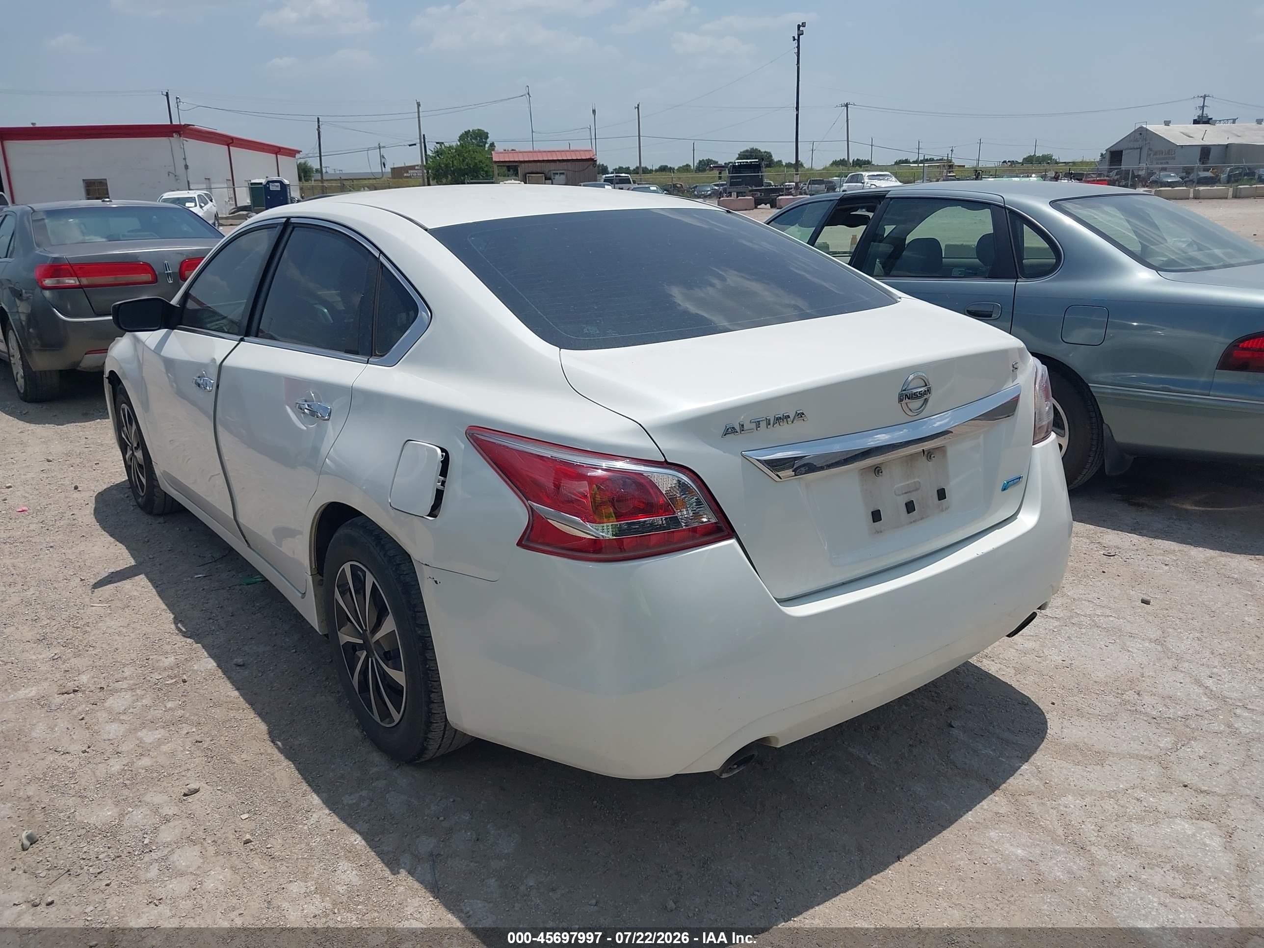 2013 Nissan Altima 2.5 S White vin: 1N4AL3AP8DC909526