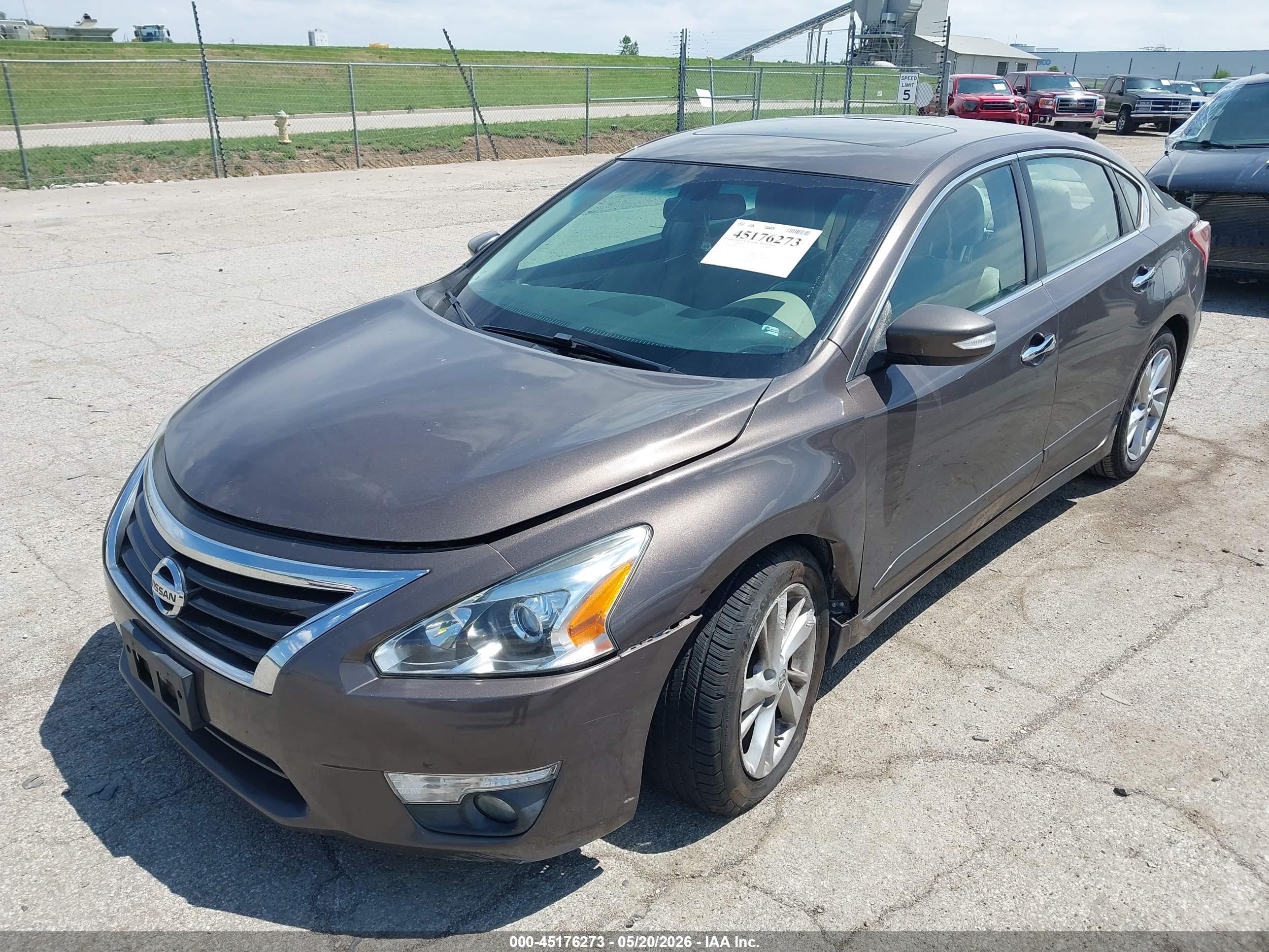 2013 Nissan Altima 2.5 Sv Brown vin: 1N4AL3AP8DC910045