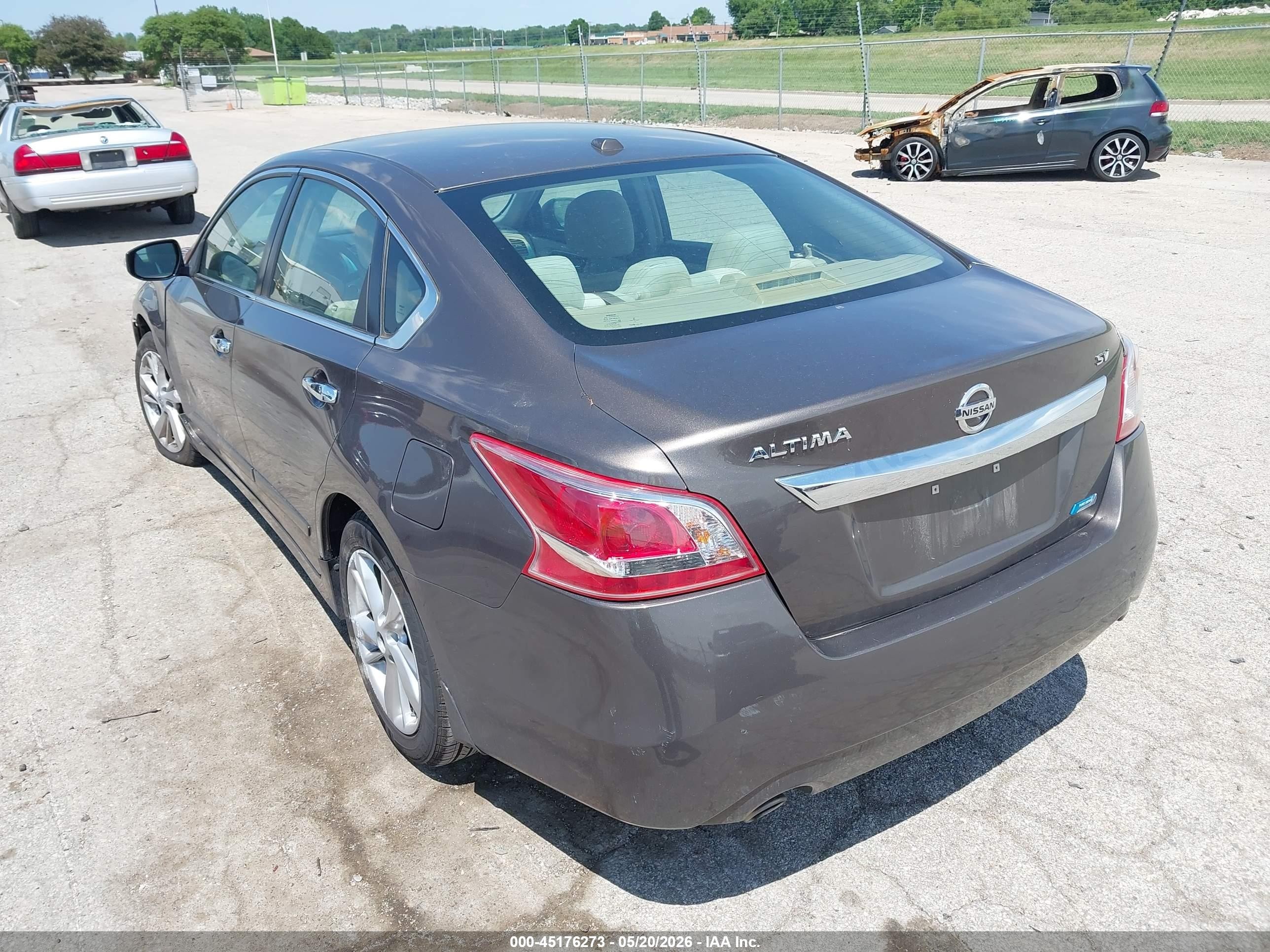 2013 Nissan Altima 2.5 Sv Brown vin: 1N4AL3AP8DC910045
