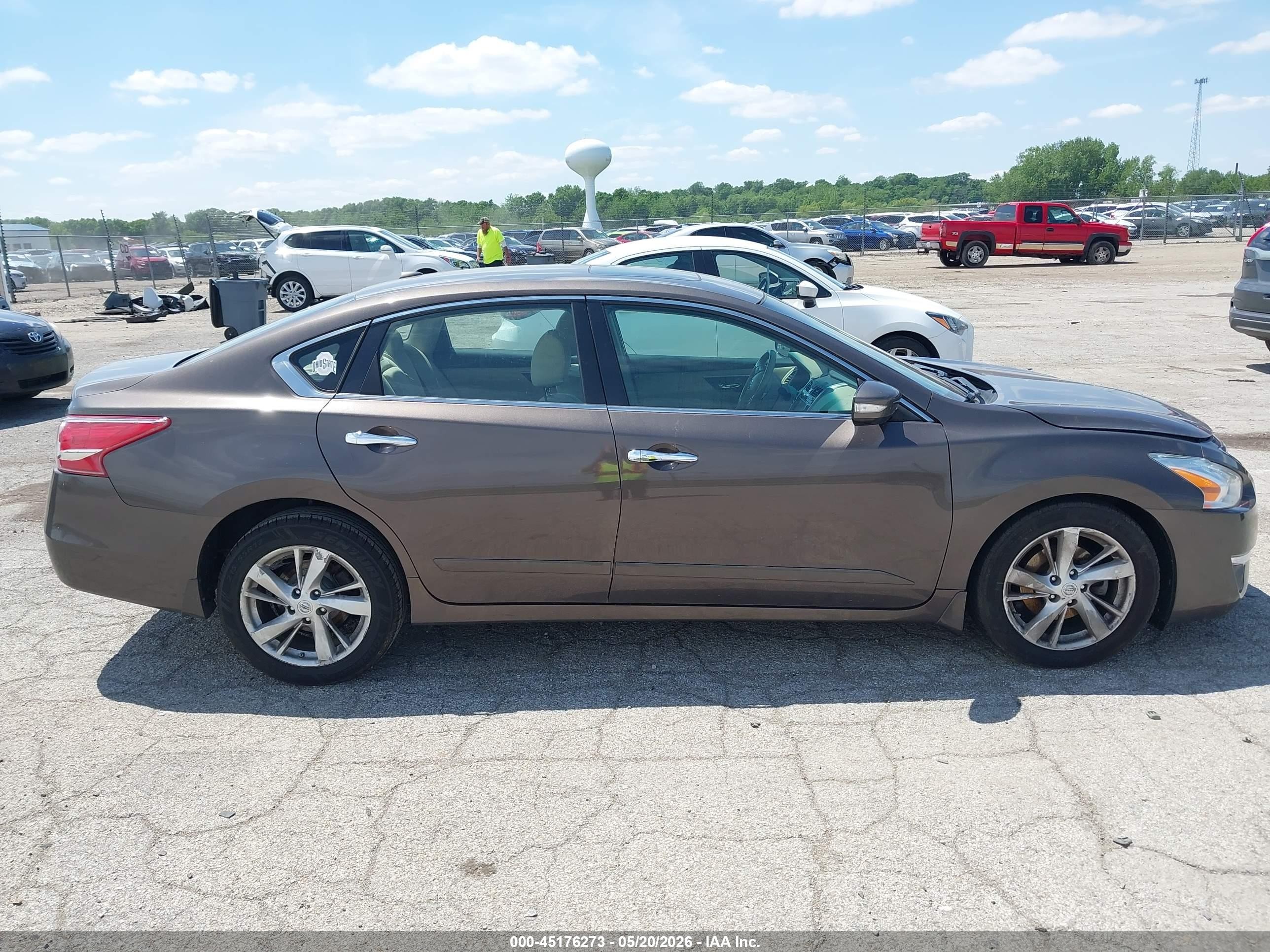2013 Nissan Altima 2.5 Sv Brown vin: 1N4AL3AP8DC910045