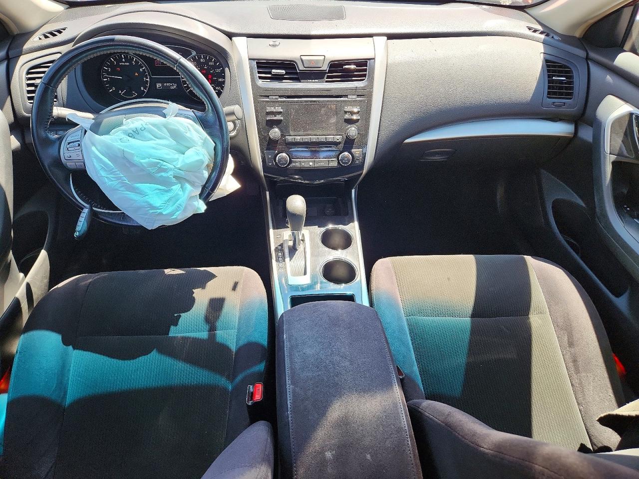 2013 Nissan Altima 2.5 Red vin: 1N4AL3AP8DC916704