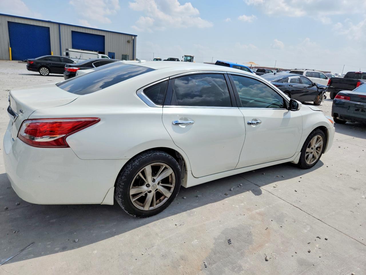 2013 Nissan Altima 2.5 Белый vin: 1N4AL3AP8DN438949