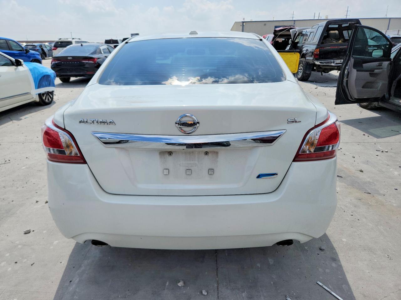 2013 Nissan Altima 2.5 Белый vin: 1N4AL3AP8DN438949