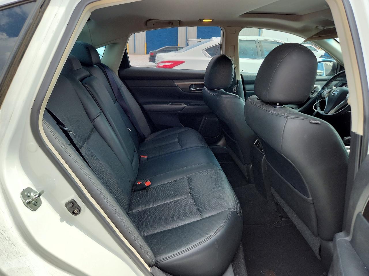 2013 Nissan Altima 2.5 Белый vin: 1N4AL3AP8DN438949