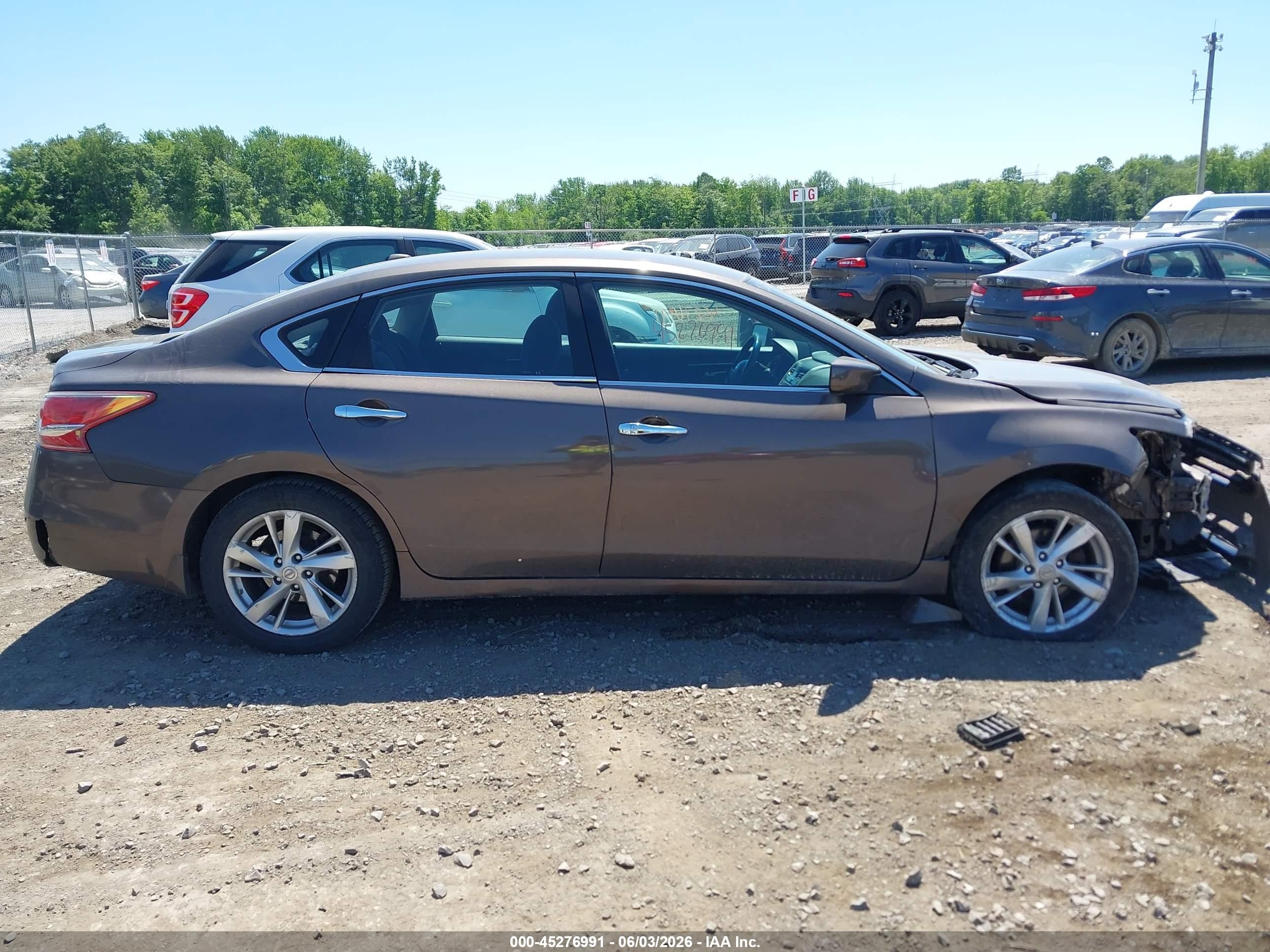 2013 Nissan Altima 2.5 Sv Brown vin: 1N4AL3AP8DN440605