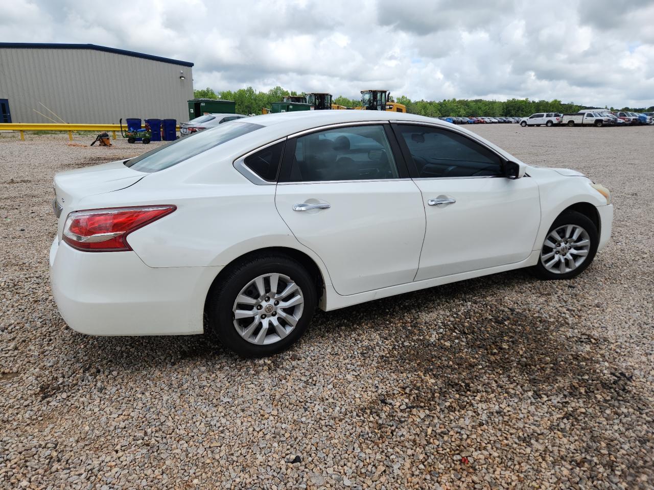 2013 Nissan Altima White vin: 1N4AL3AP8DN454620
