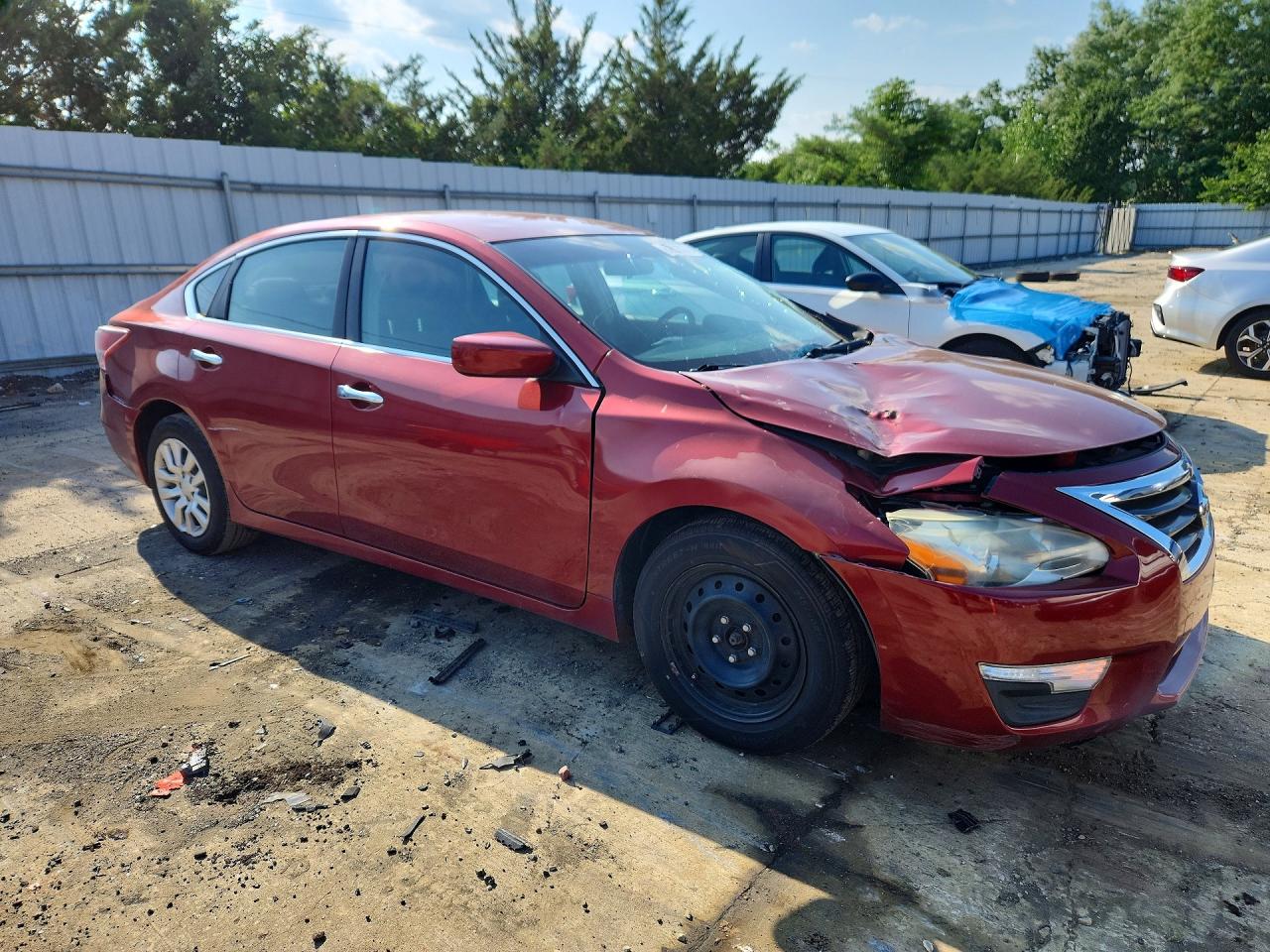 2013 Nissan Altima 2.5 Red vin: 1N4AL3AP8DN464094