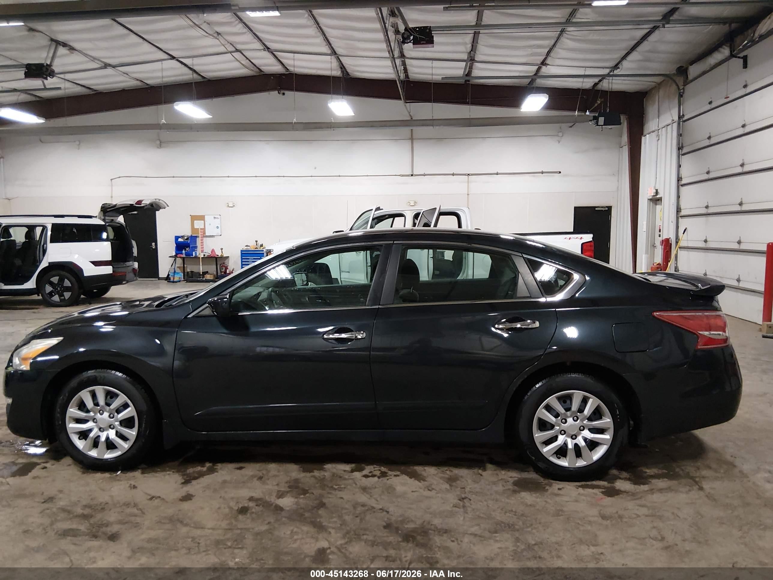 2013 Nissan Altima 2.5 S Blue vin: 1N4AL3AP8DN509020