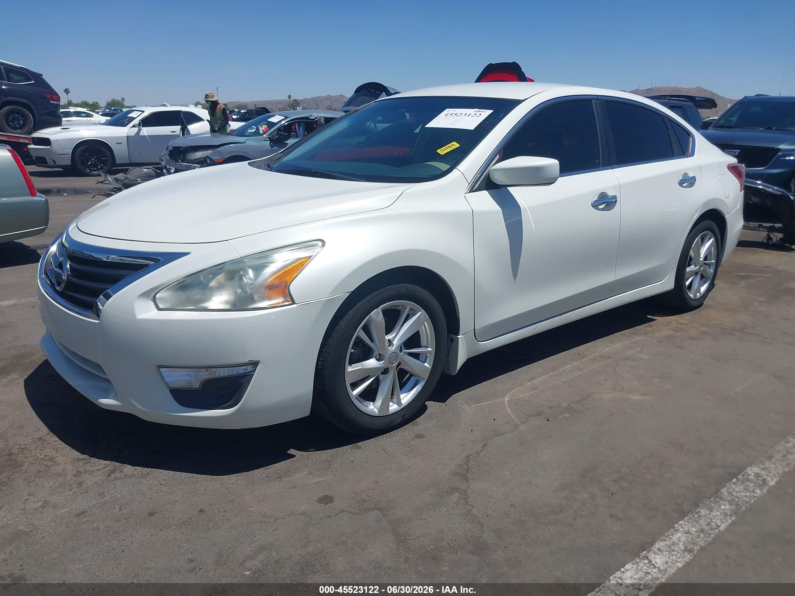 2013 Nissan Altima 2.5 Sv White vin: 1N4AL3AP8DN509129