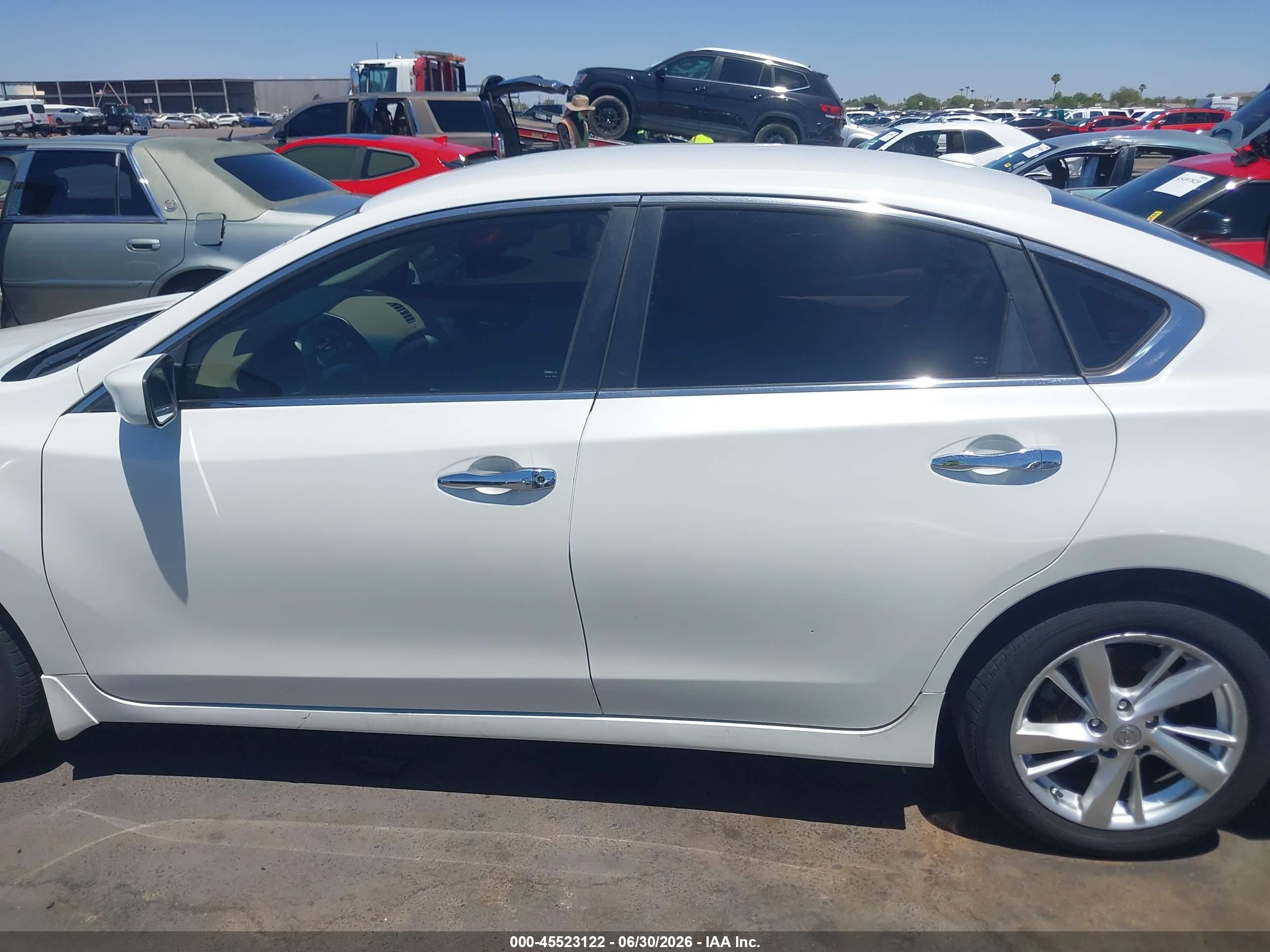 2013 Nissan Altima 2.5 Sv White vin: 1N4AL3AP8DN509129