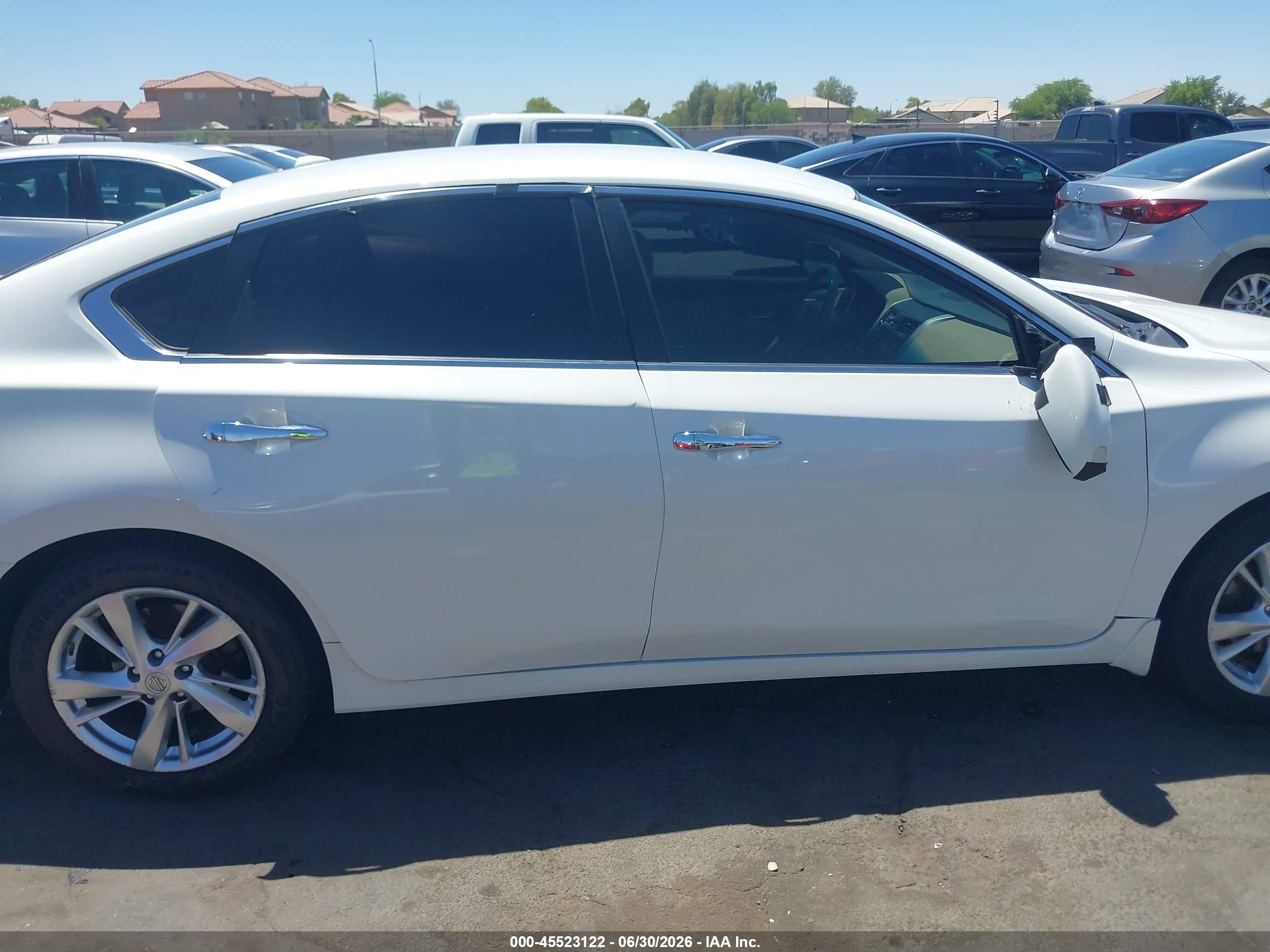 2013 Nissan Altima 2.5 Sv White vin: 1N4AL3AP8DN509129