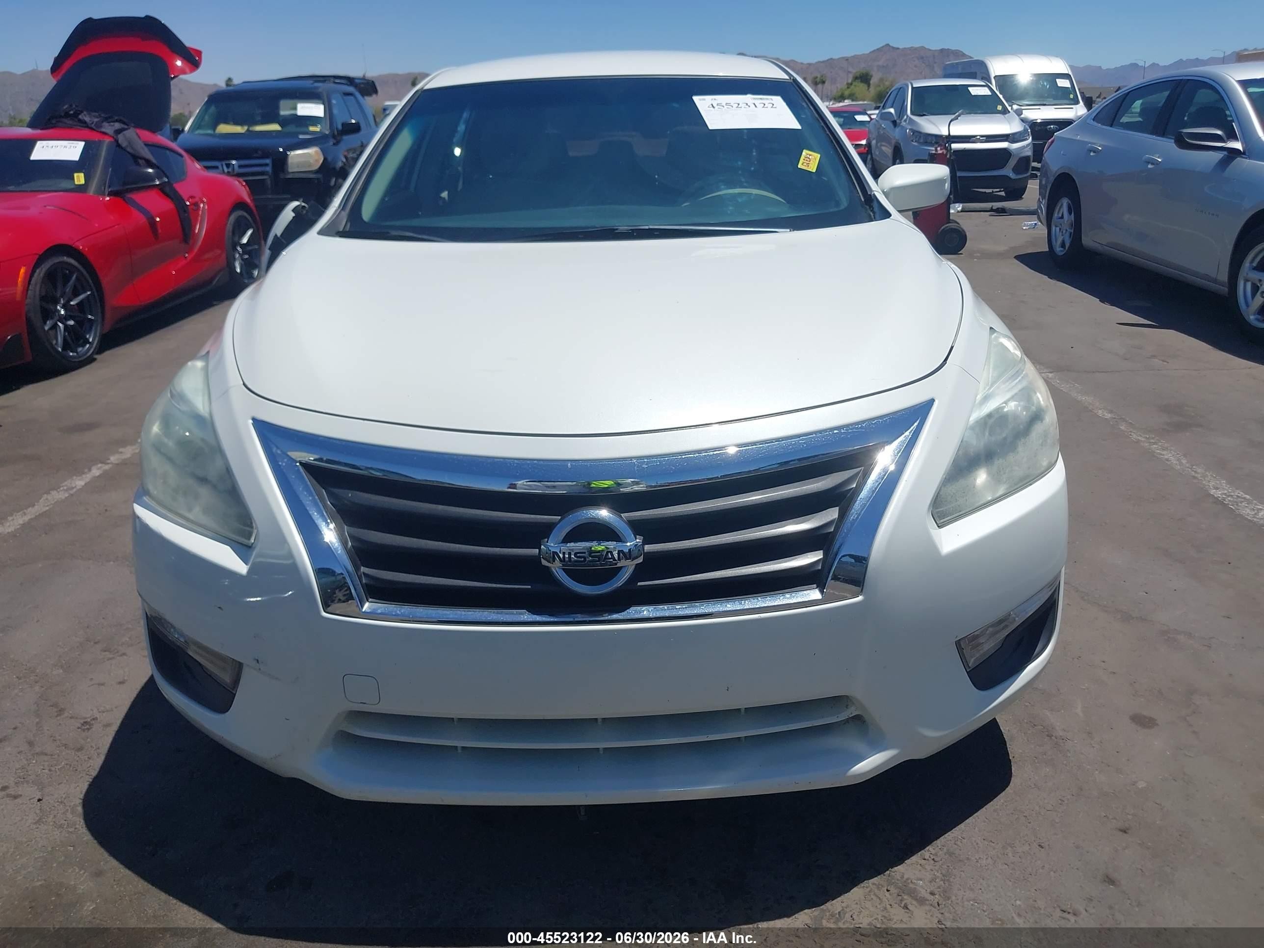 2013 Nissan Altima 2.5 Sv White vin: 1N4AL3AP8DN509129