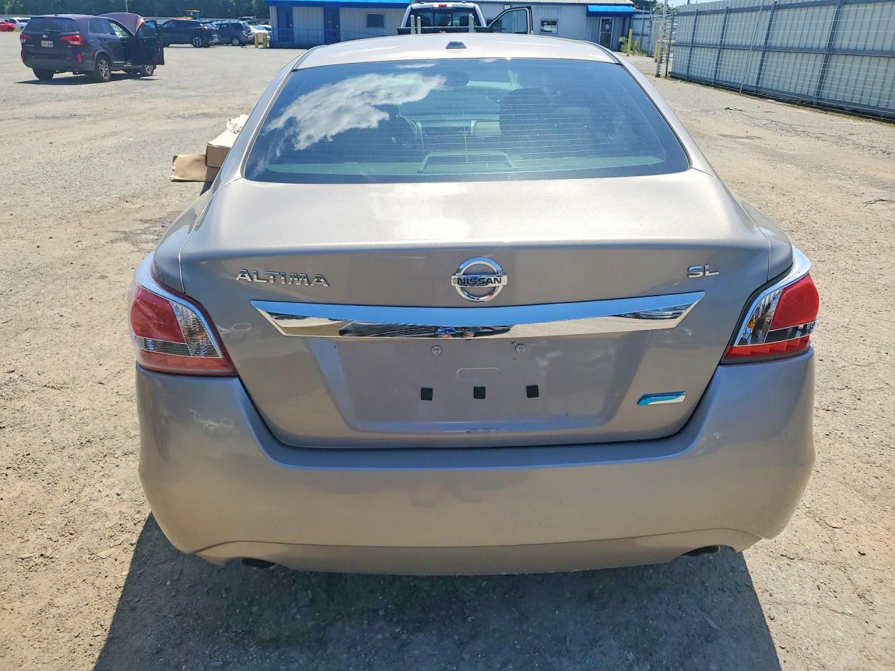 2013 Nissan Altima 2.5 Gold vin: 1N4AL3AP8DN555155