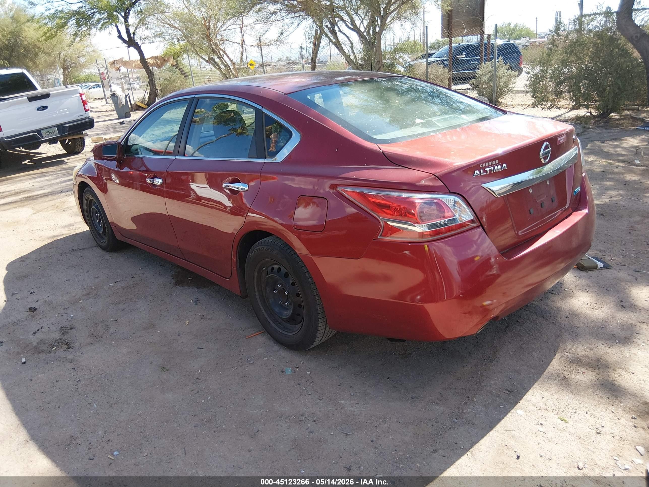 2013 Nissan Altima 2.5 S Red vin: 1N4AL3AP8DN559075