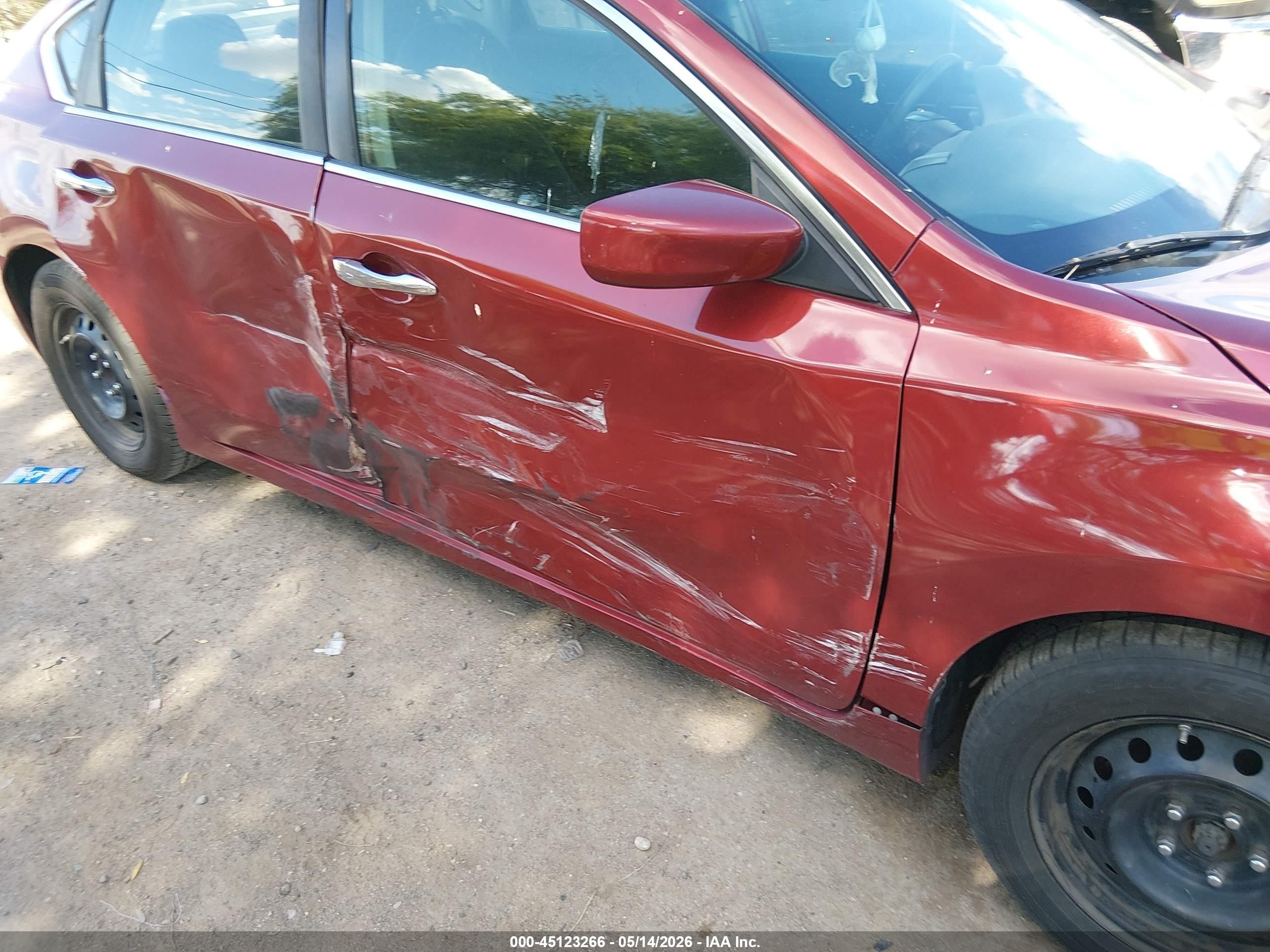 2013 Nissan Altima 2.5 S Red vin: 1N4AL3AP8DN559075