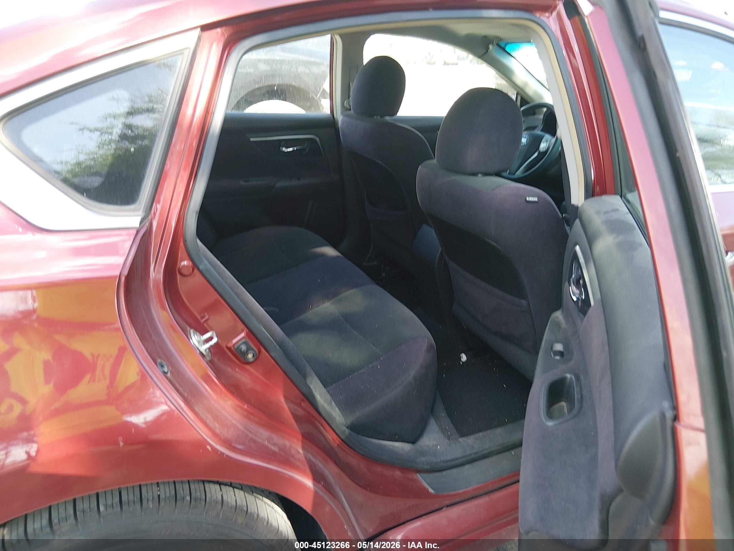 2013 Nissan Altima 2.5 S Red vin: 1N4AL3AP8DN559075