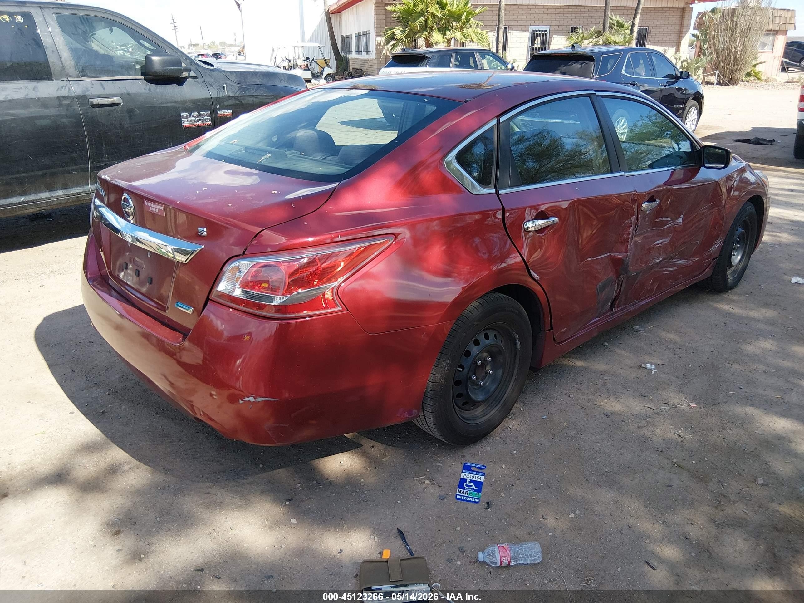 2013 Nissan Altima 2.5 S Red vin: 1N4AL3AP8DN559075