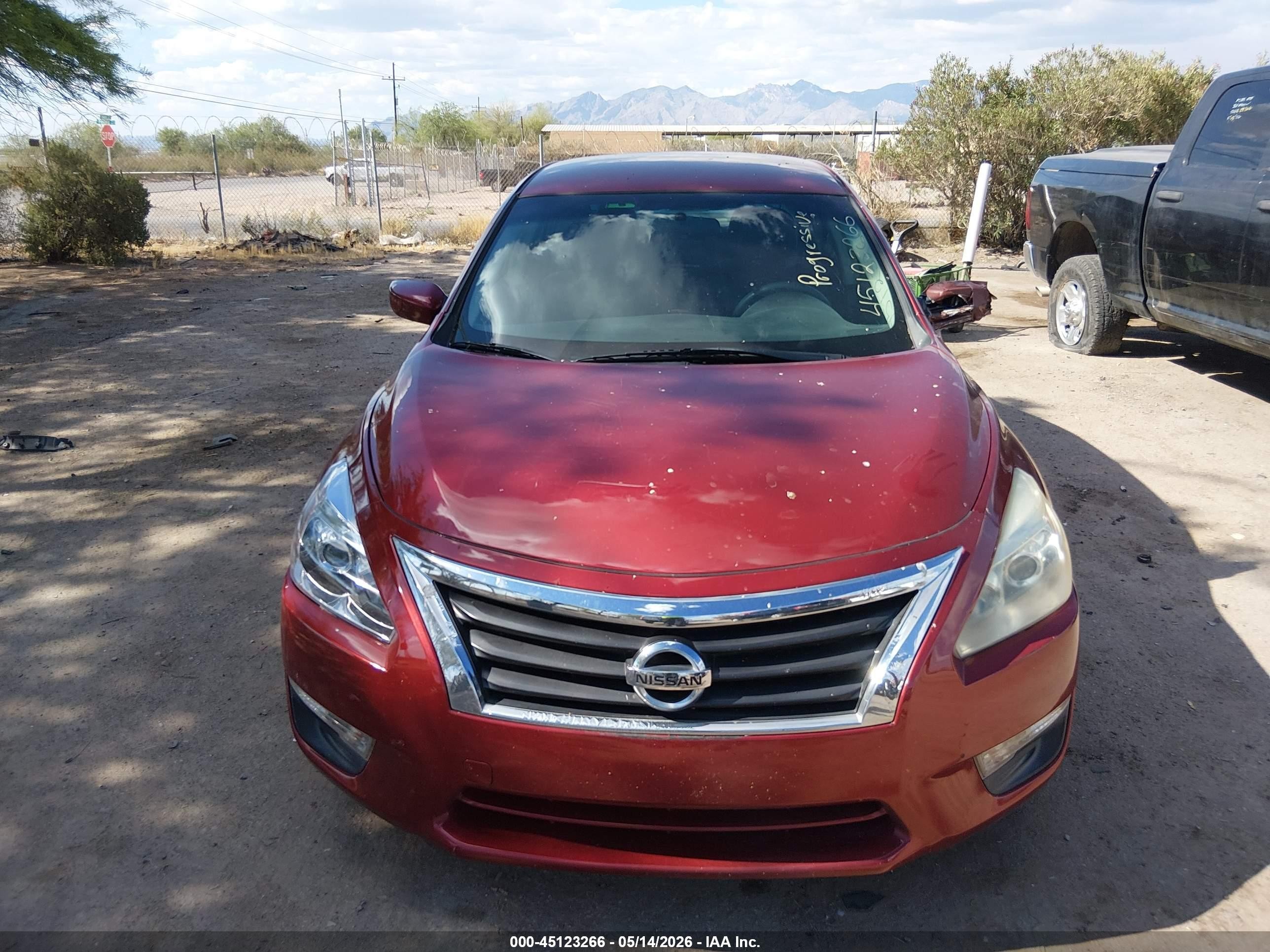 2013 Nissan Altima 2.5 S Red vin: 1N4AL3AP8DN559075