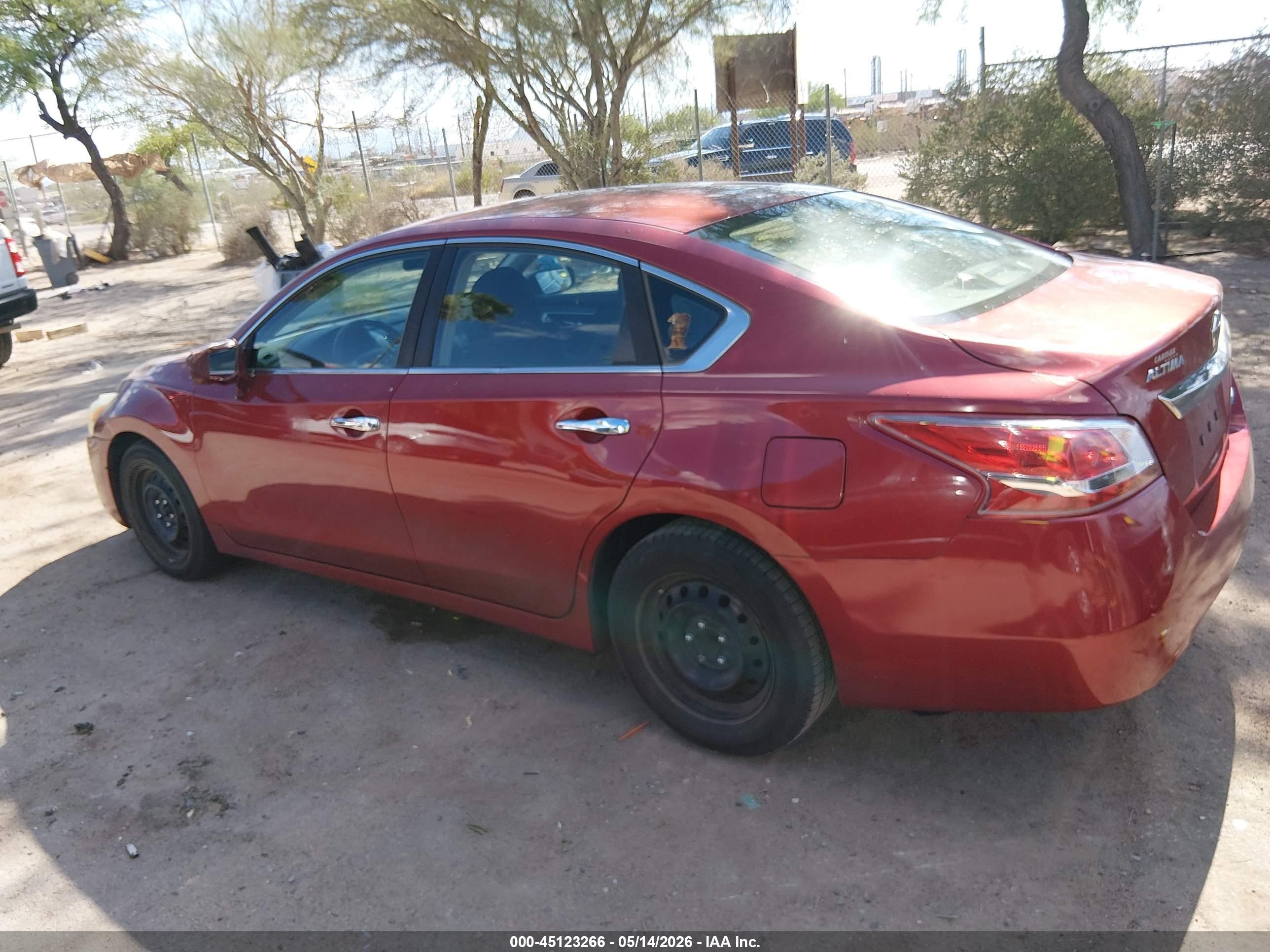 2013 Nissan Altima 2.5 S Red vin: 1N4AL3AP8DN559075