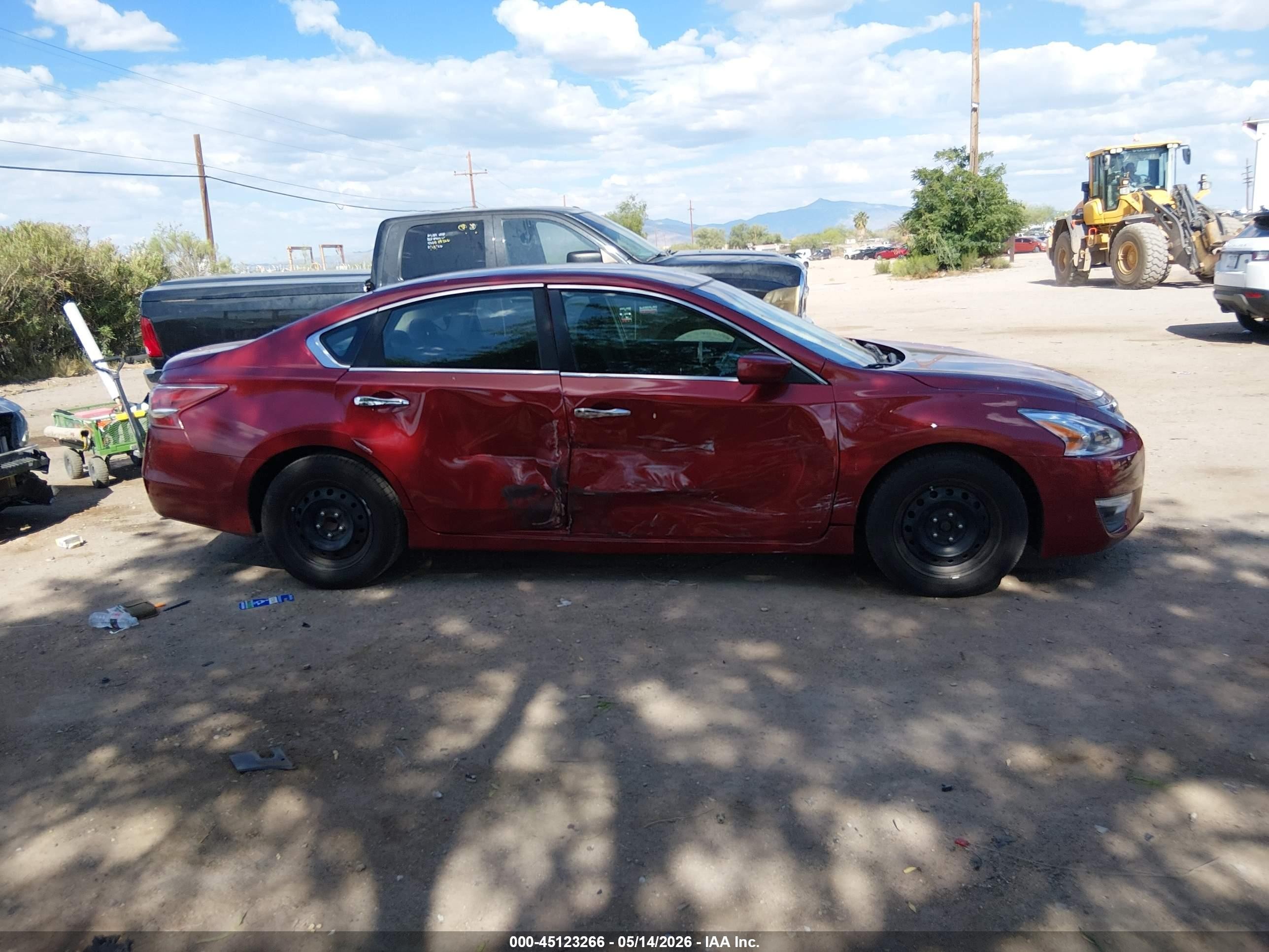 2013 Nissan Altima 2.5 S Red vin: 1N4AL3AP8DN559075