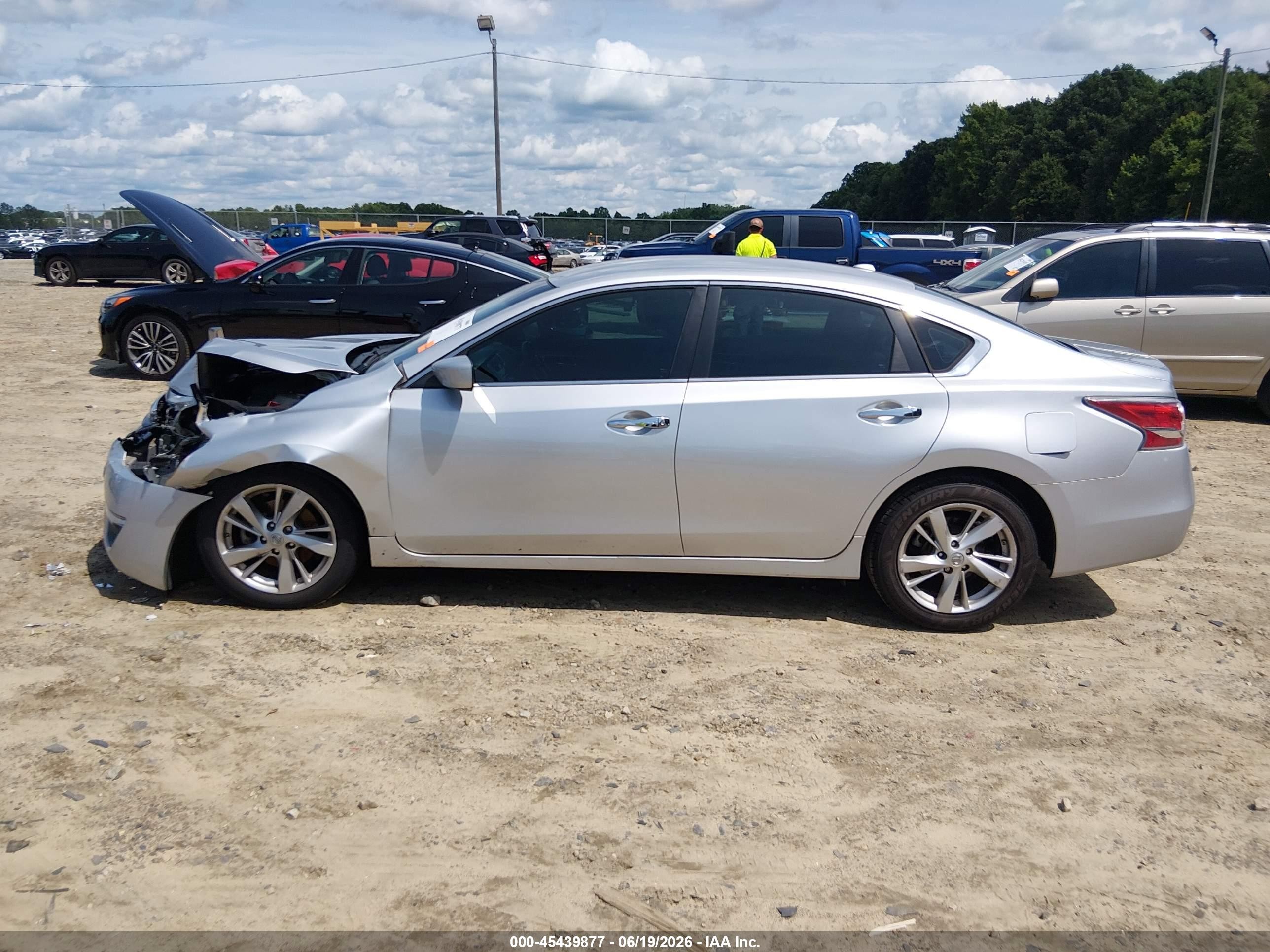 2014 Nissan Altima 2.5 Sv Silver vin: 1N4AL3AP8EC106443