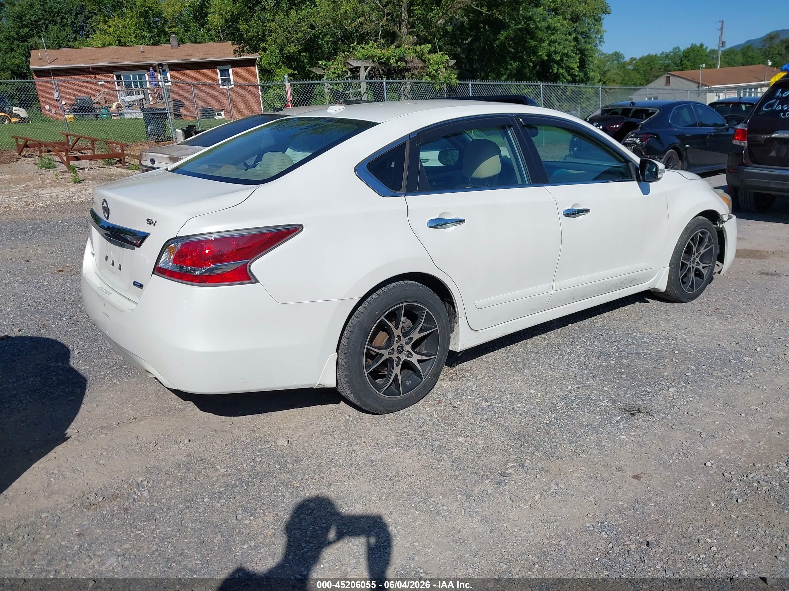 2014 Nissan Altima 2.5 Sv White vin: 1N4AL3AP8EC111979