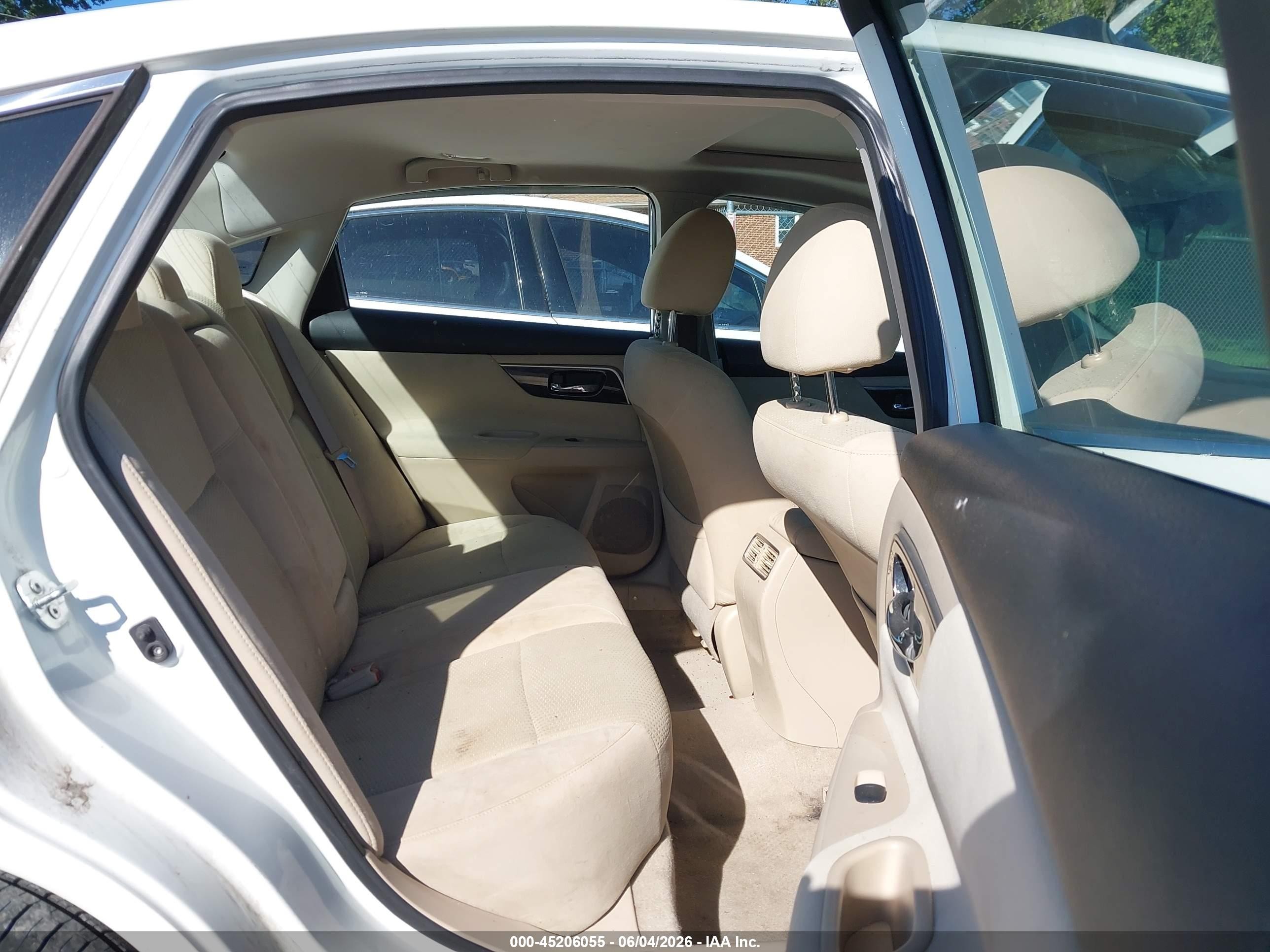 2014 Nissan Altima 2.5 Sv White vin: 1N4AL3AP8EC111979