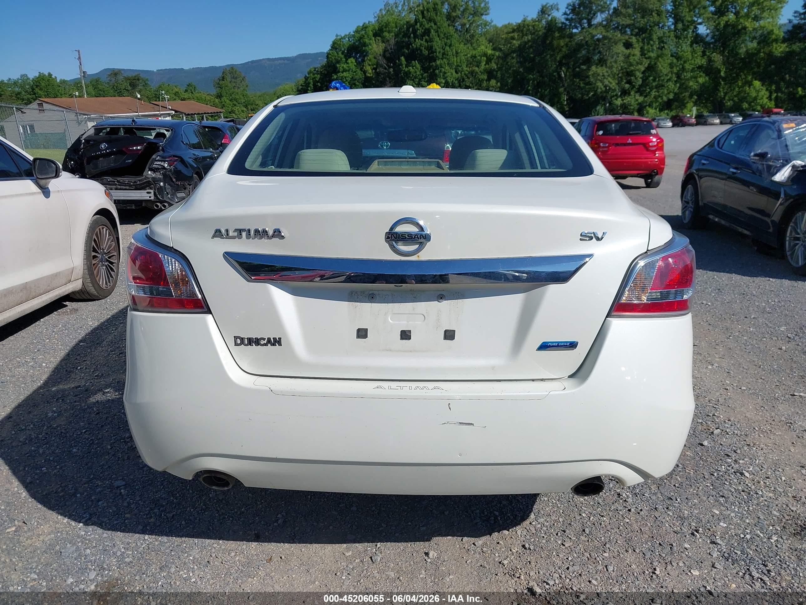 2014 Nissan Altima 2.5 Sv White vin: 1N4AL3AP8EC111979