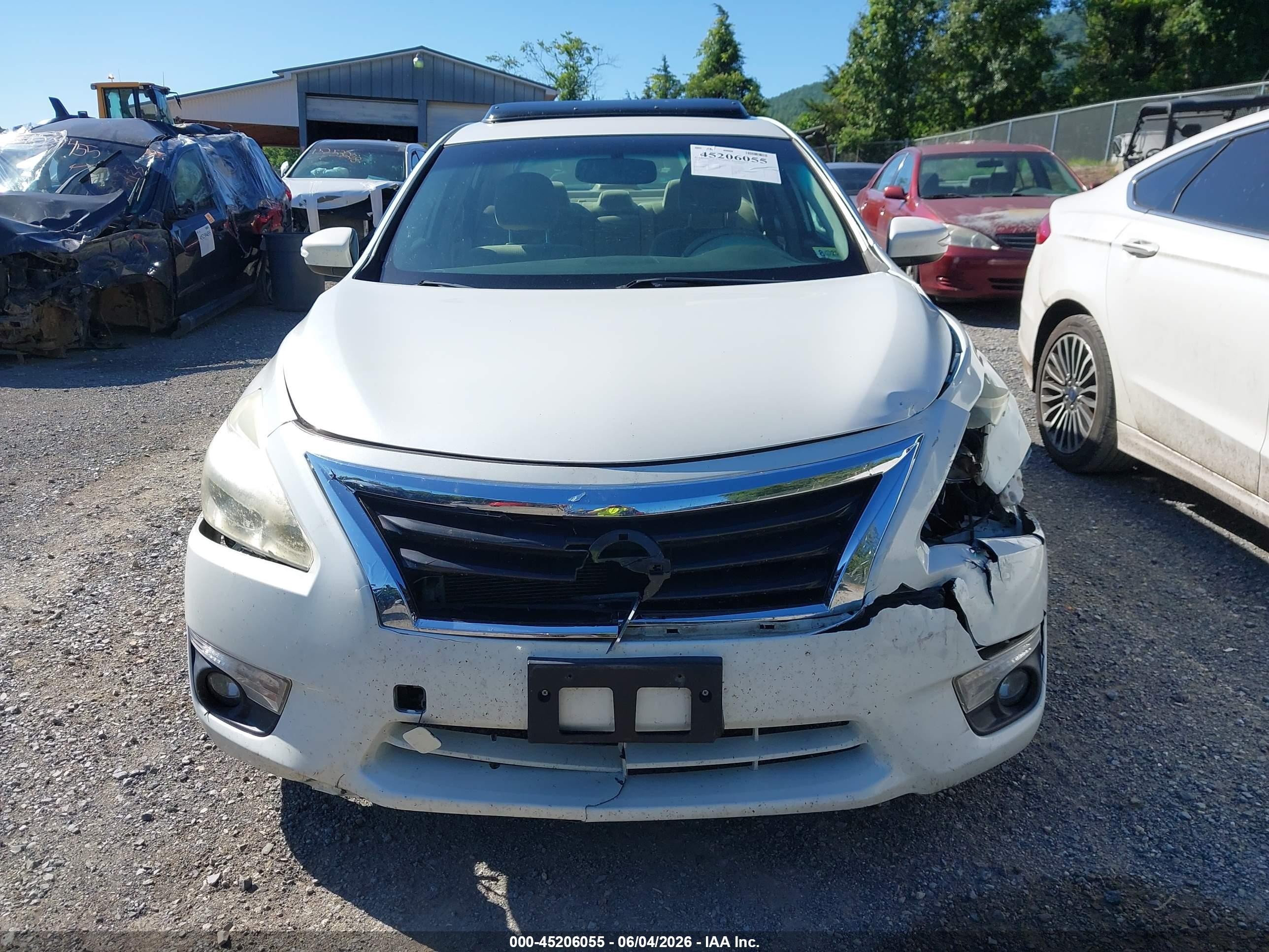 2014 Nissan Altima 2.5 Sv White vin: 1N4AL3AP8EC111979