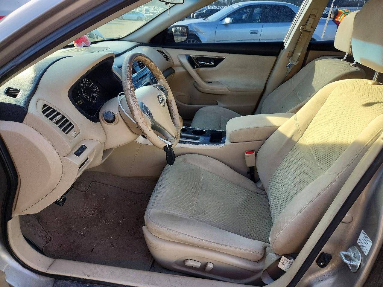 2014 Niss Altima 2.5 Sv Silver vin: 1N4AL3AP8EC124201