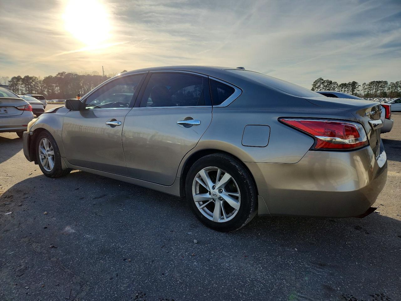2014 Niss Altima 2.5 Sv Silver vin: 1N4AL3AP8EC124201