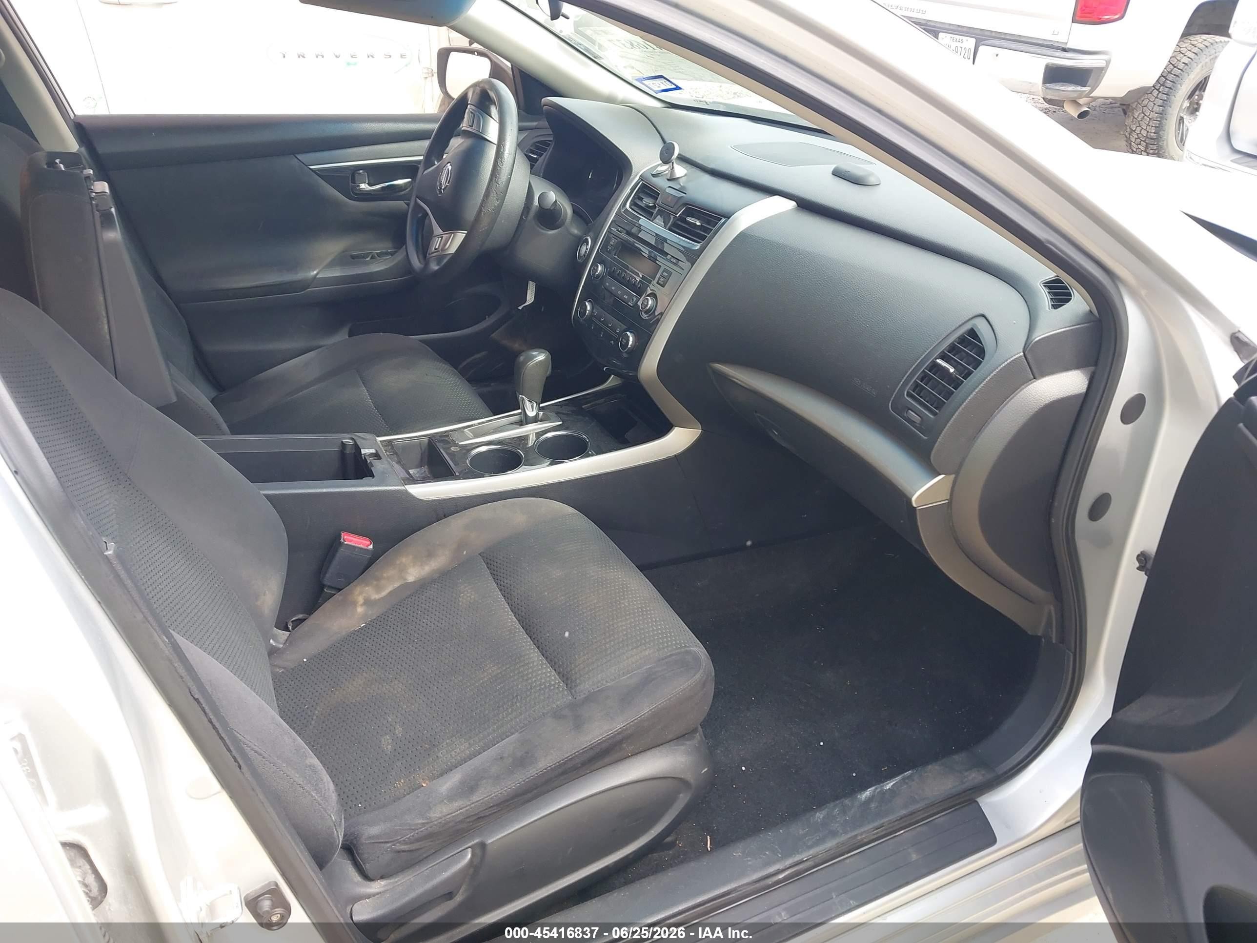 2014 Nissan Altima 2.5 S Silver vin: 1N4AL3AP8EC140835