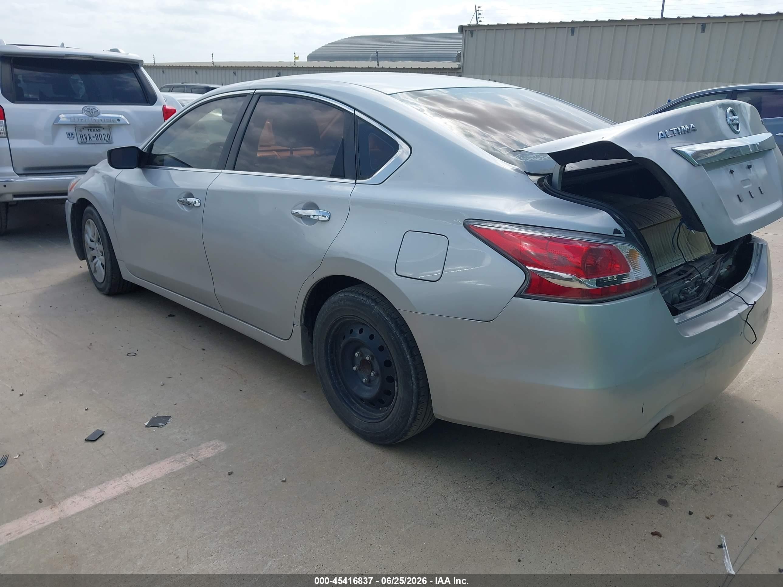 2014 Nissan Altima 2.5 S Silver vin: 1N4AL3AP8EC140835
