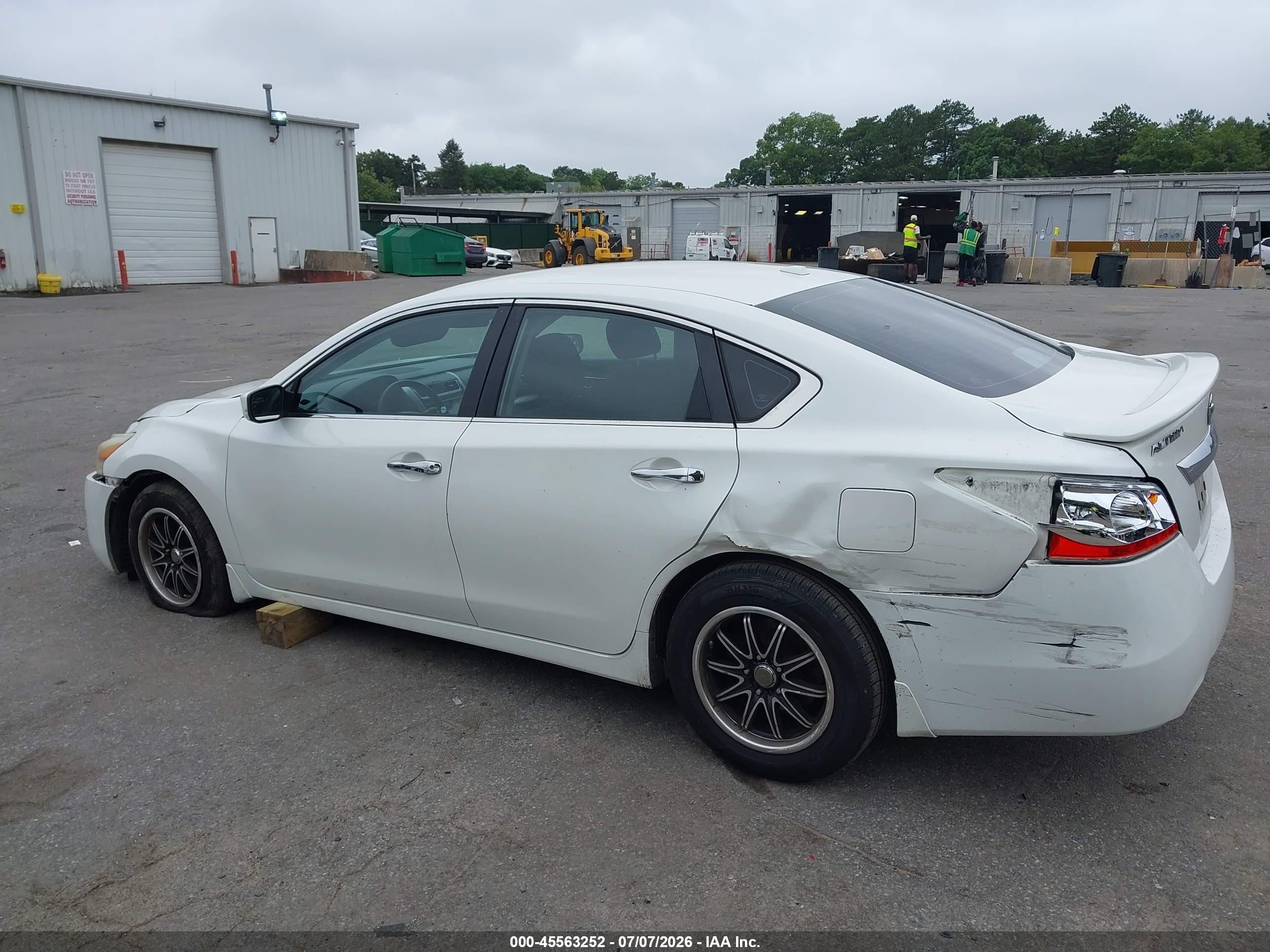 2014 Nissan Altima 2.5 S White vin: 1N4AL3AP8EC153374