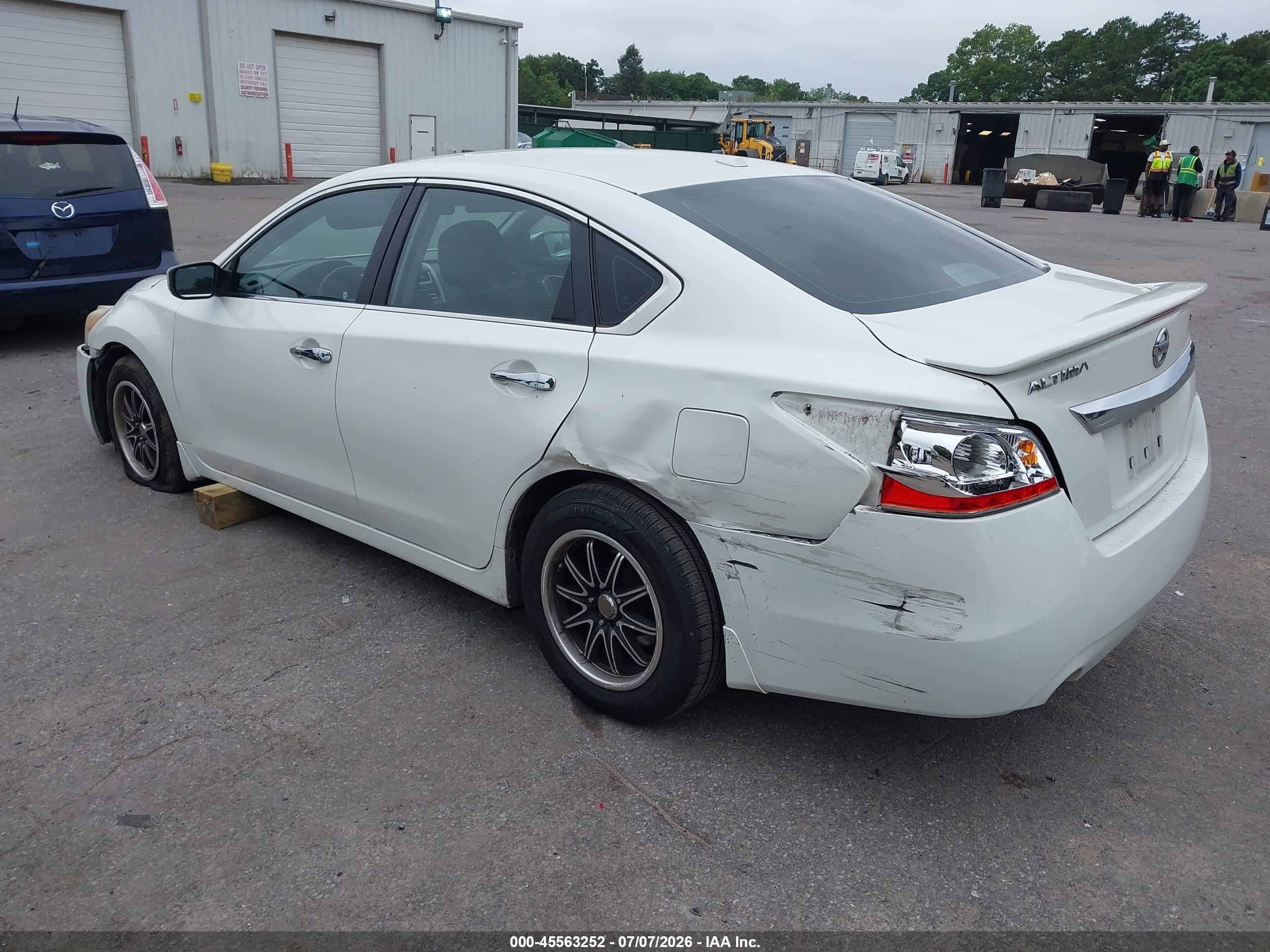 2014 Nissan Altima 2.5 S White vin: 1N4AL3AP8EC153374