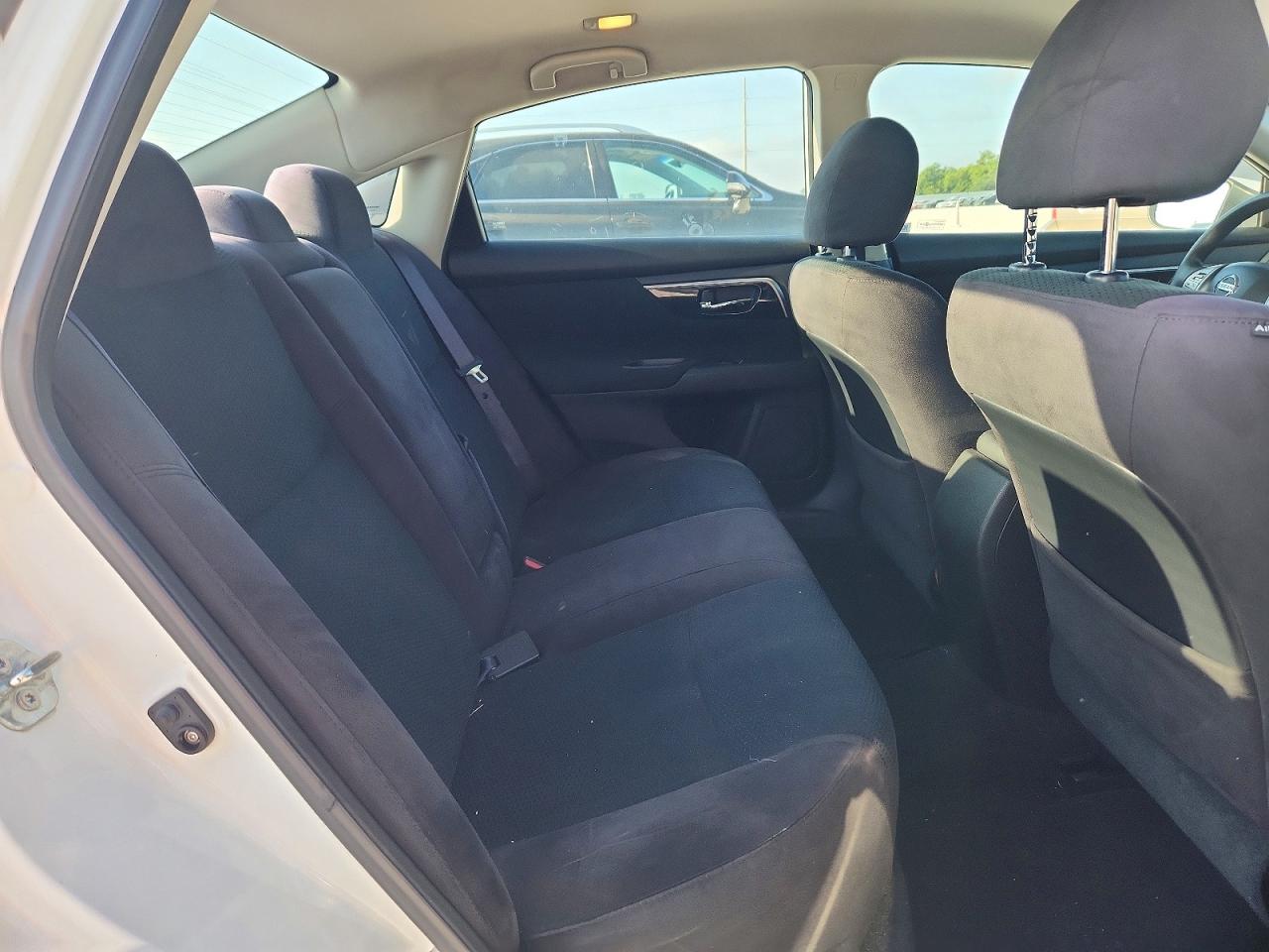 2014 Nissan Altima 2.5 S White vin: 1N4AL3AP8EC153469