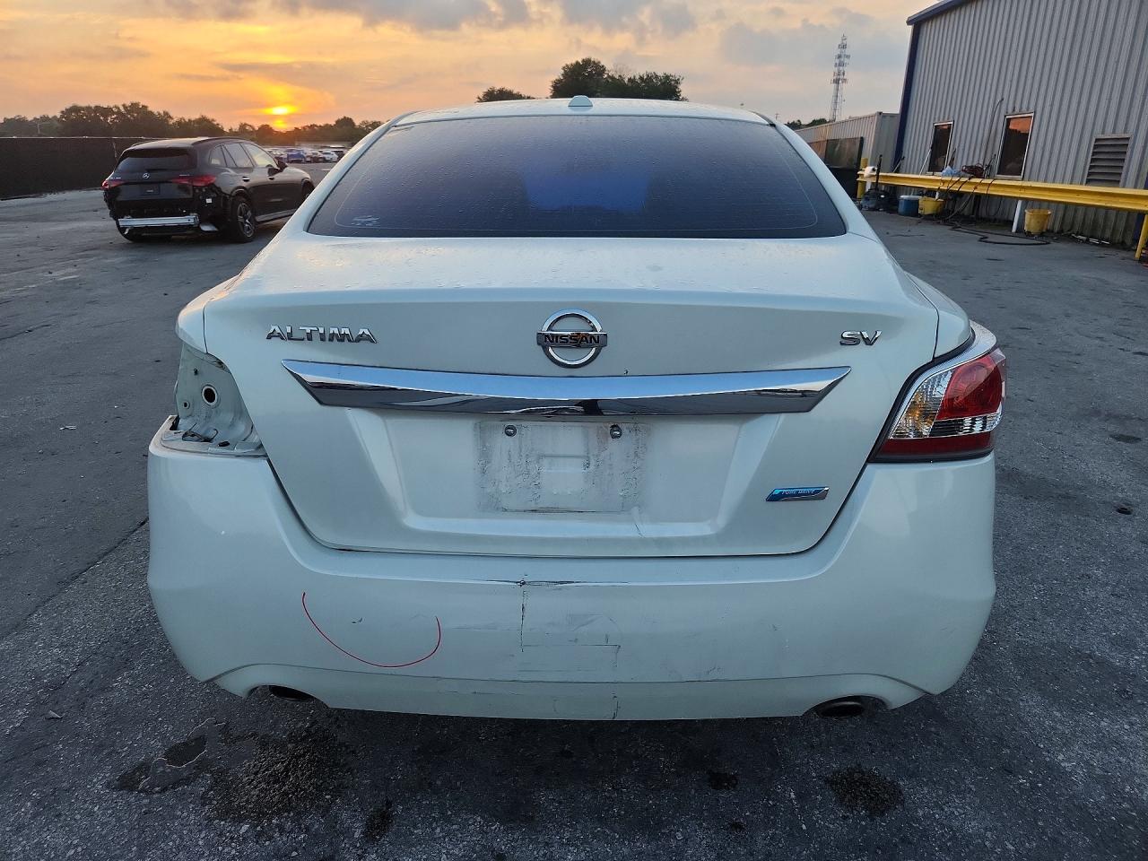 2014 Nissan Altima 2.5 Sv White vin: 1N4AL3AP8EC170062