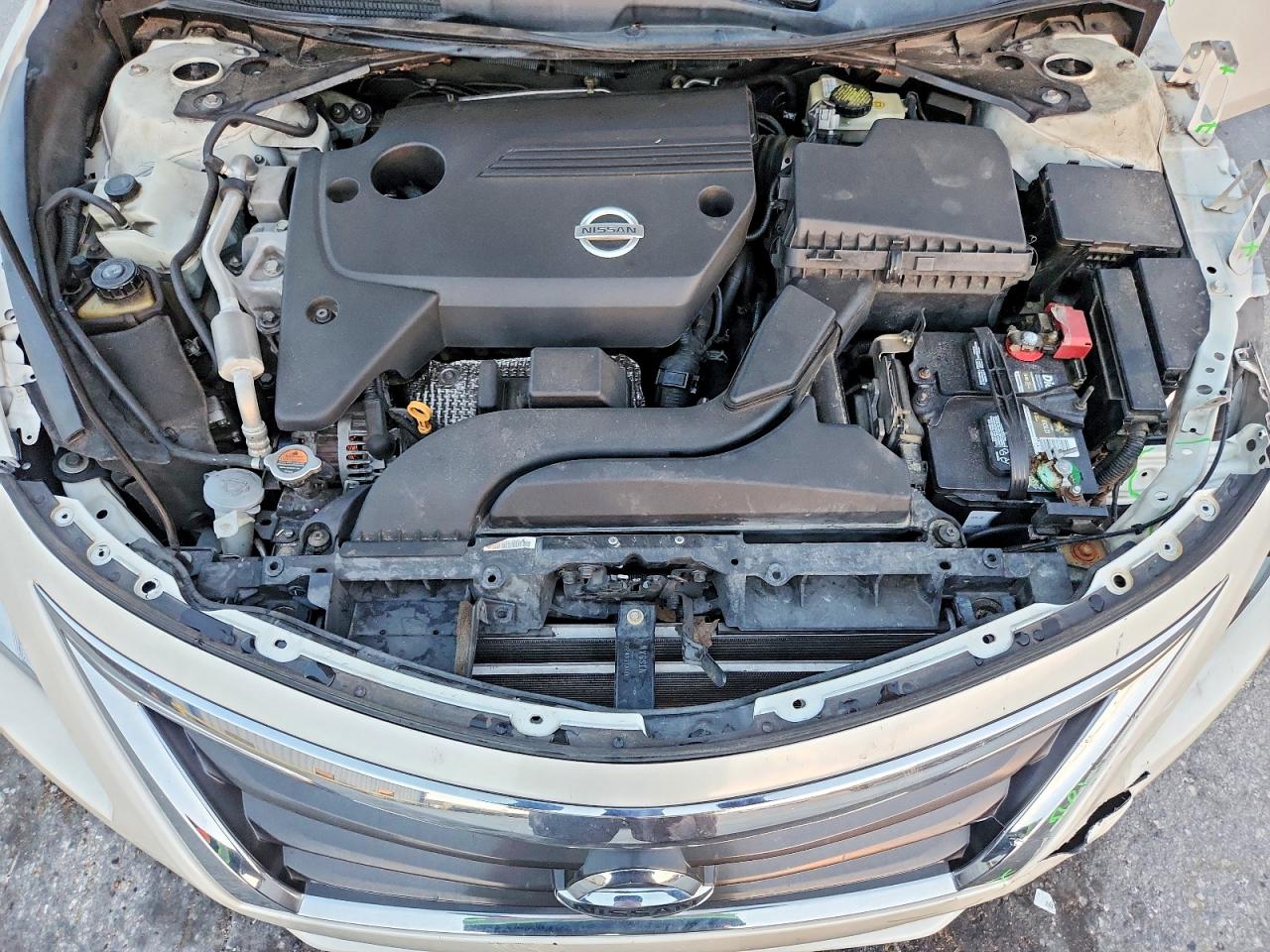 2014 Nissan Altima 2.5 Sv White vin: 1N4AL3AP8EC170062